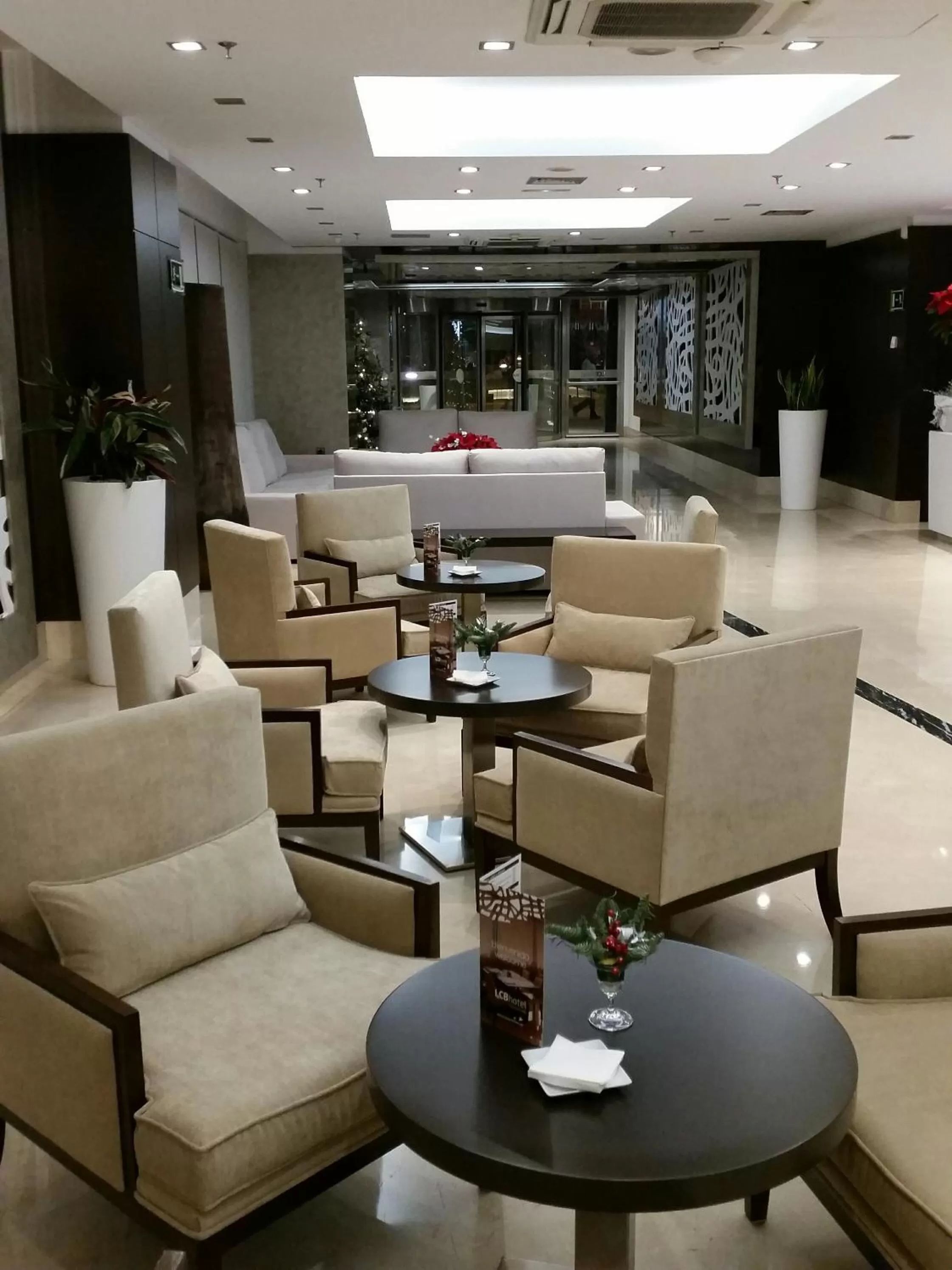 Lounge or bar in LCB Hotel Fuenlabrada