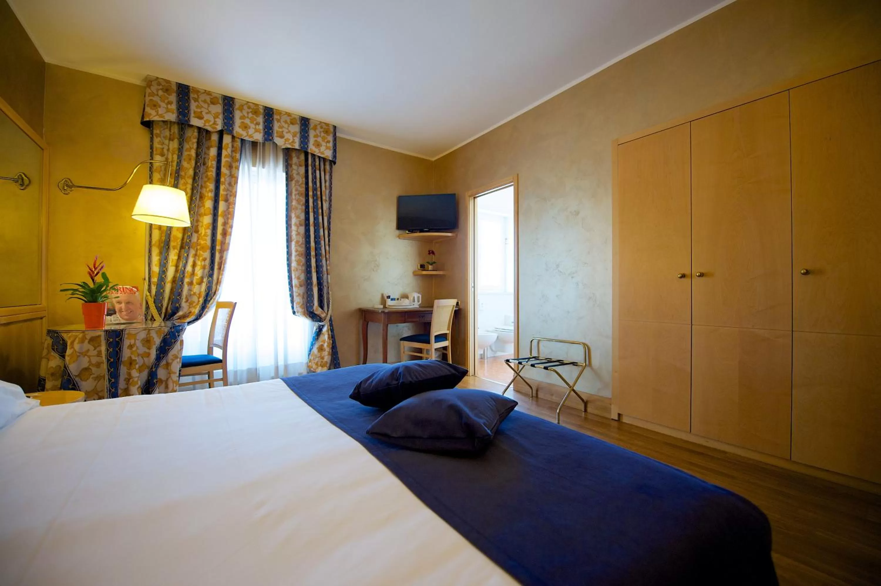 Bedroom, Bed in Best Western Hotel Luxor