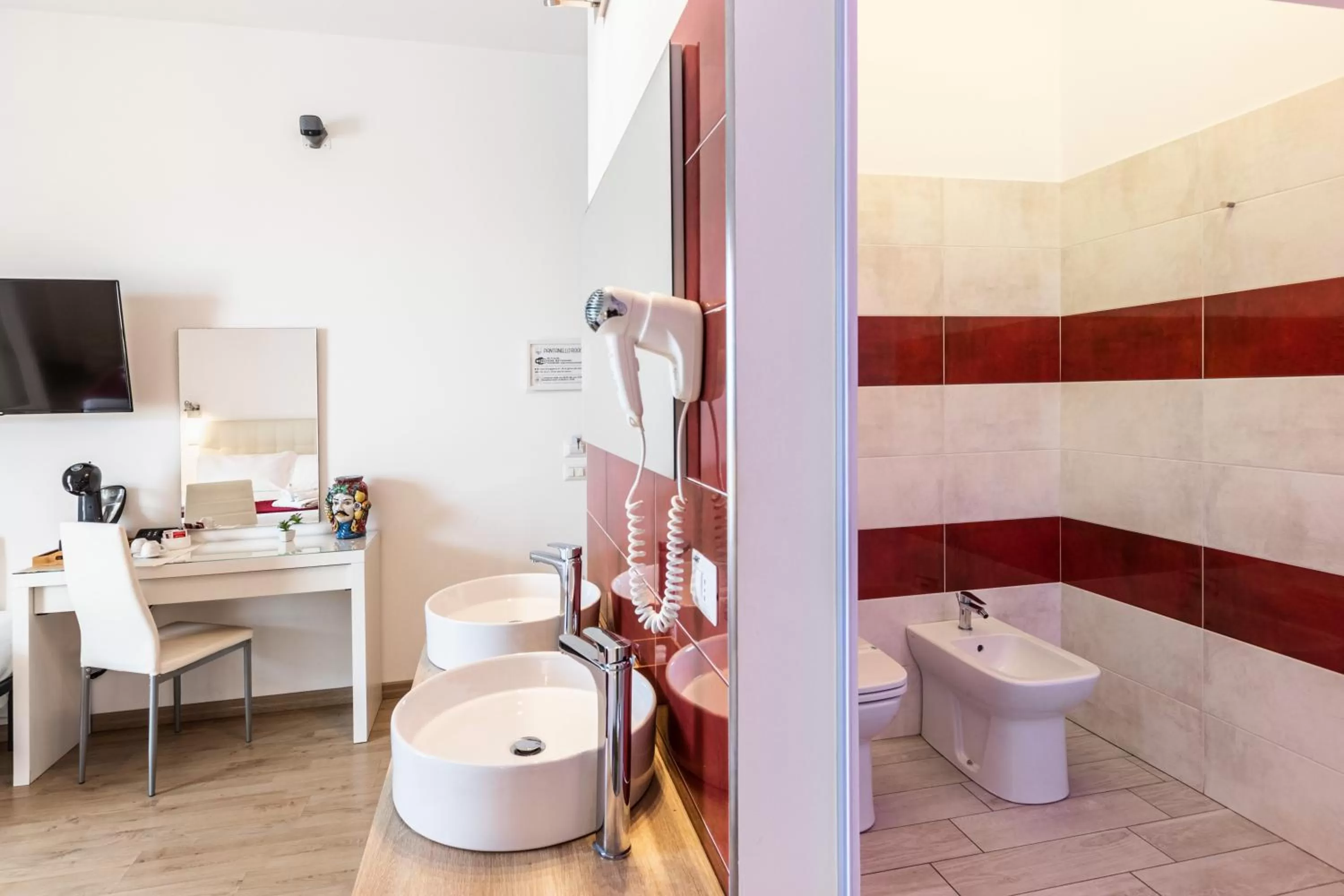 Toilet in Pantanello Rooms Avola