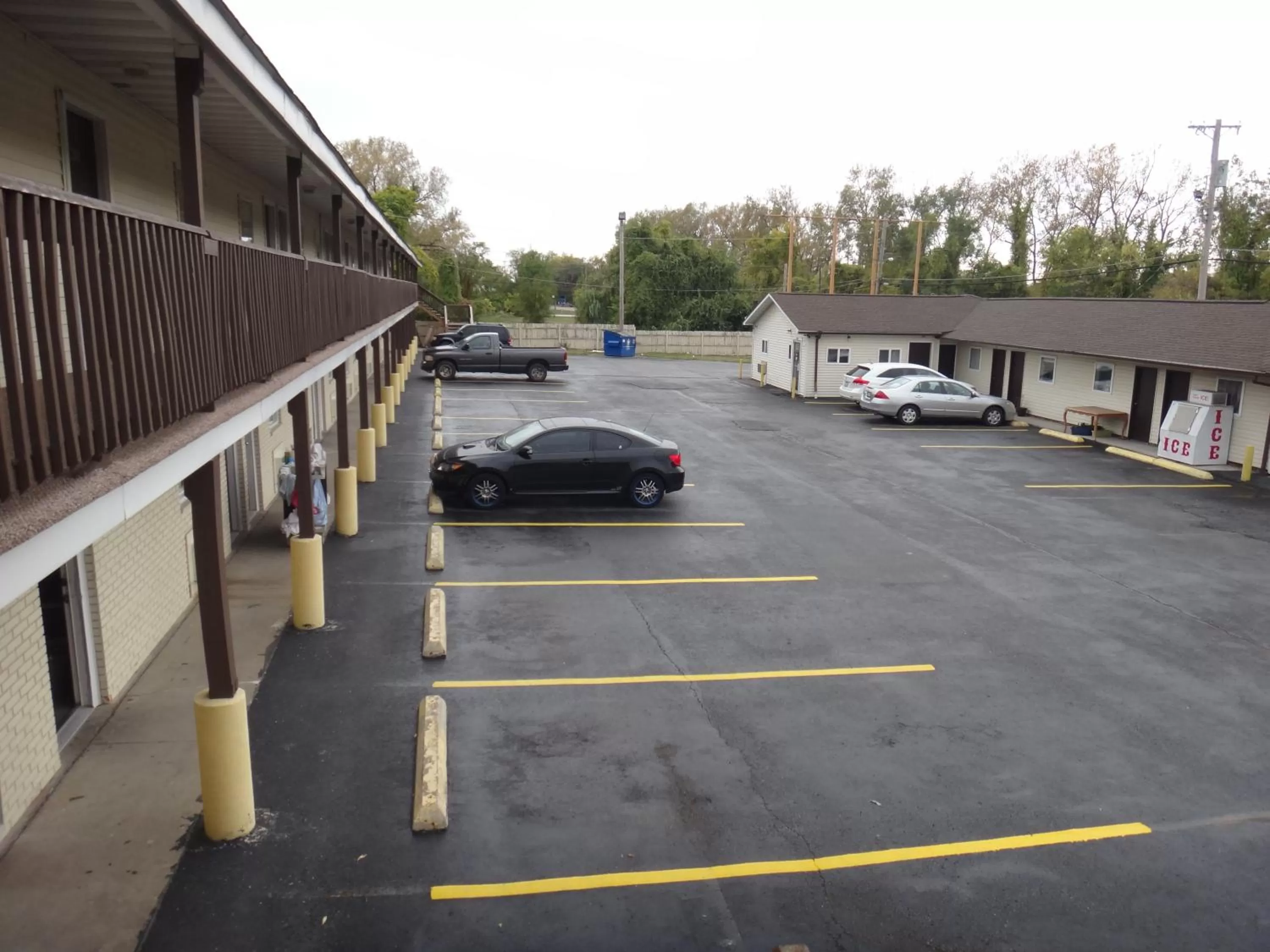 Property building in Indian Mound Motel