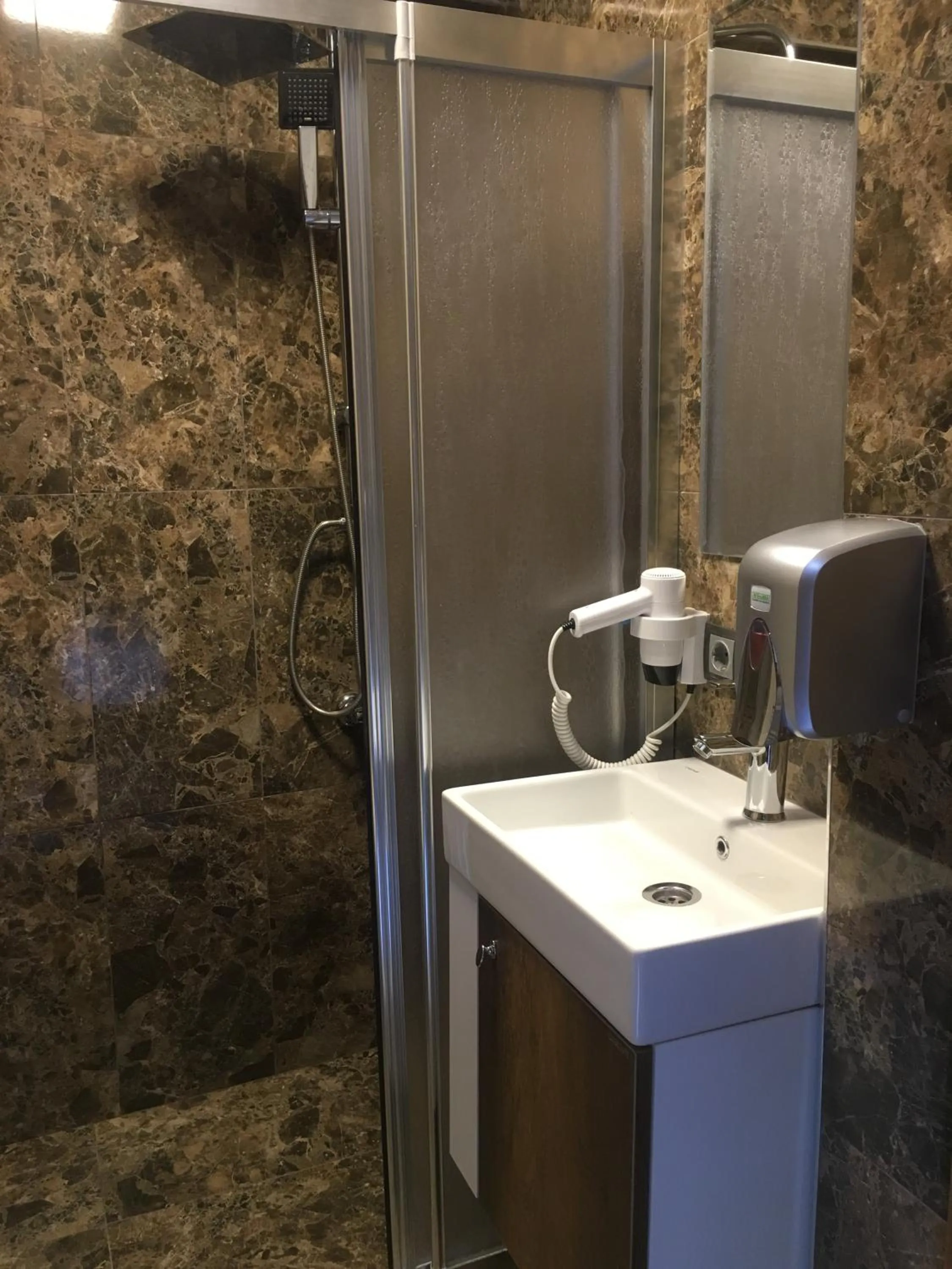 Bathroom in Green Peace Hotel