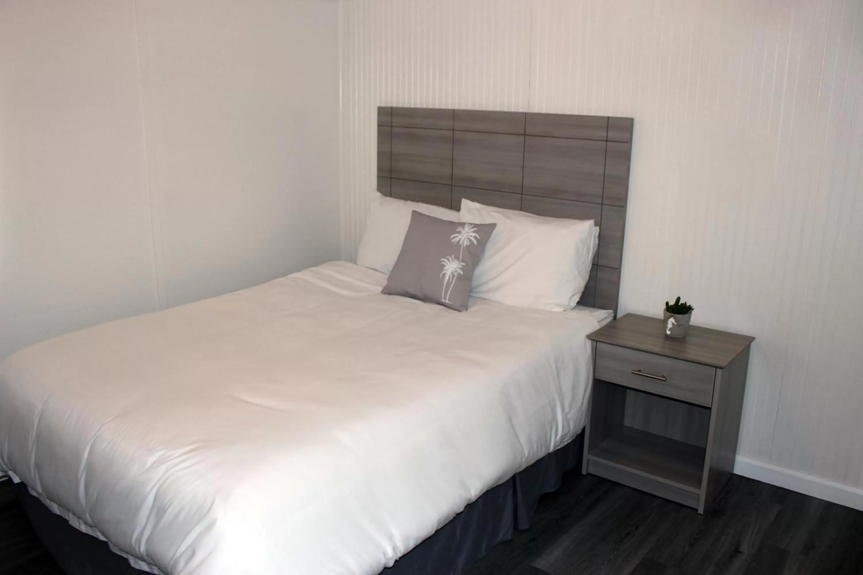 Bed in Hermosa Hotel