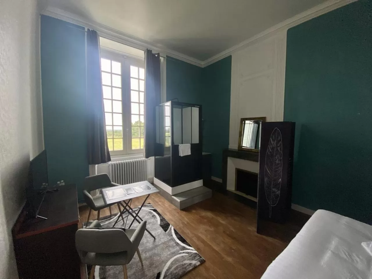 Photo of the whole room, Seating Area in Hôtel Particulier CHÂTEAU DES MARAIS Proximité et vue sur le Lac de Grand lieu