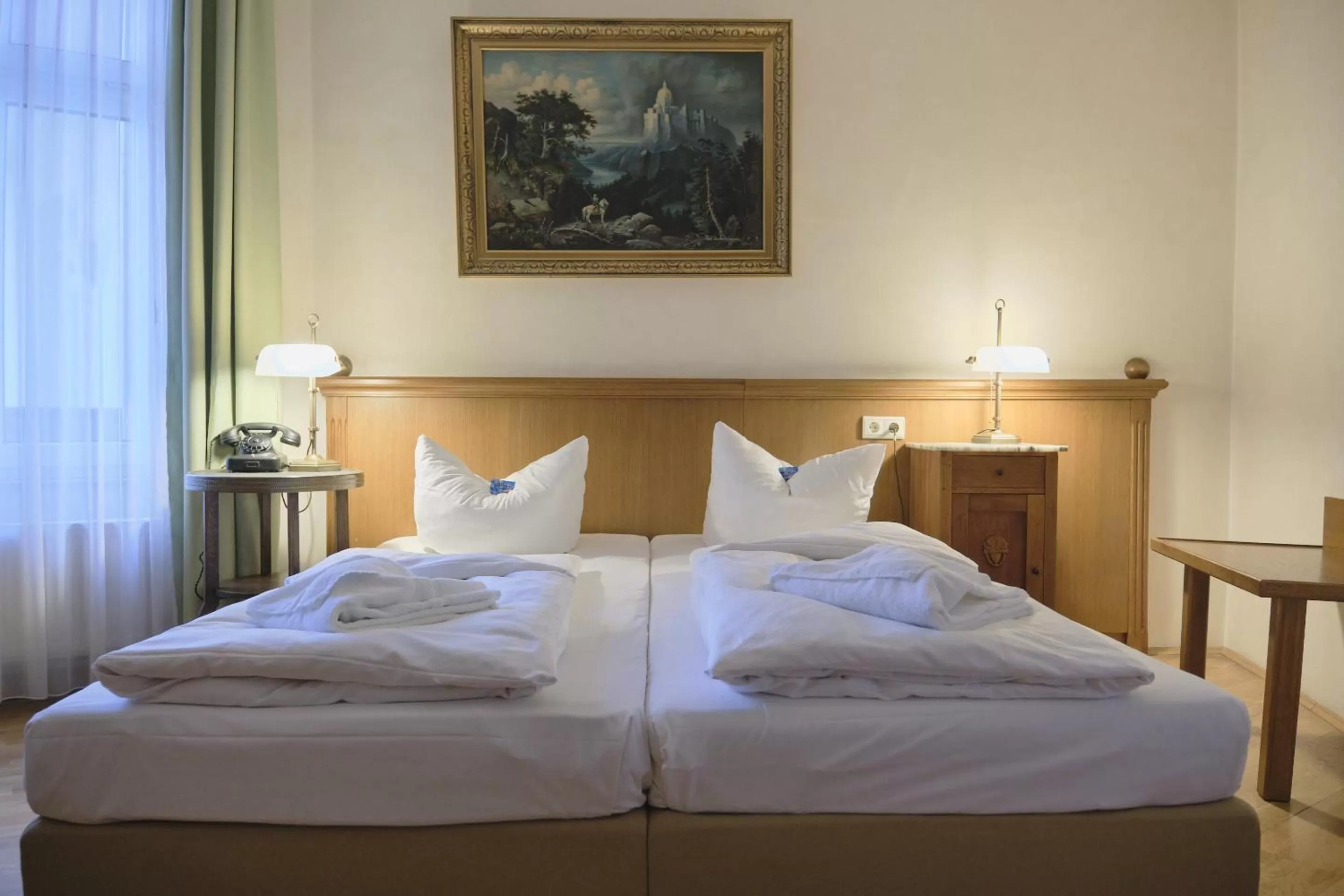 Bedroom, Bed in Jahrhunderthotel Leipzig