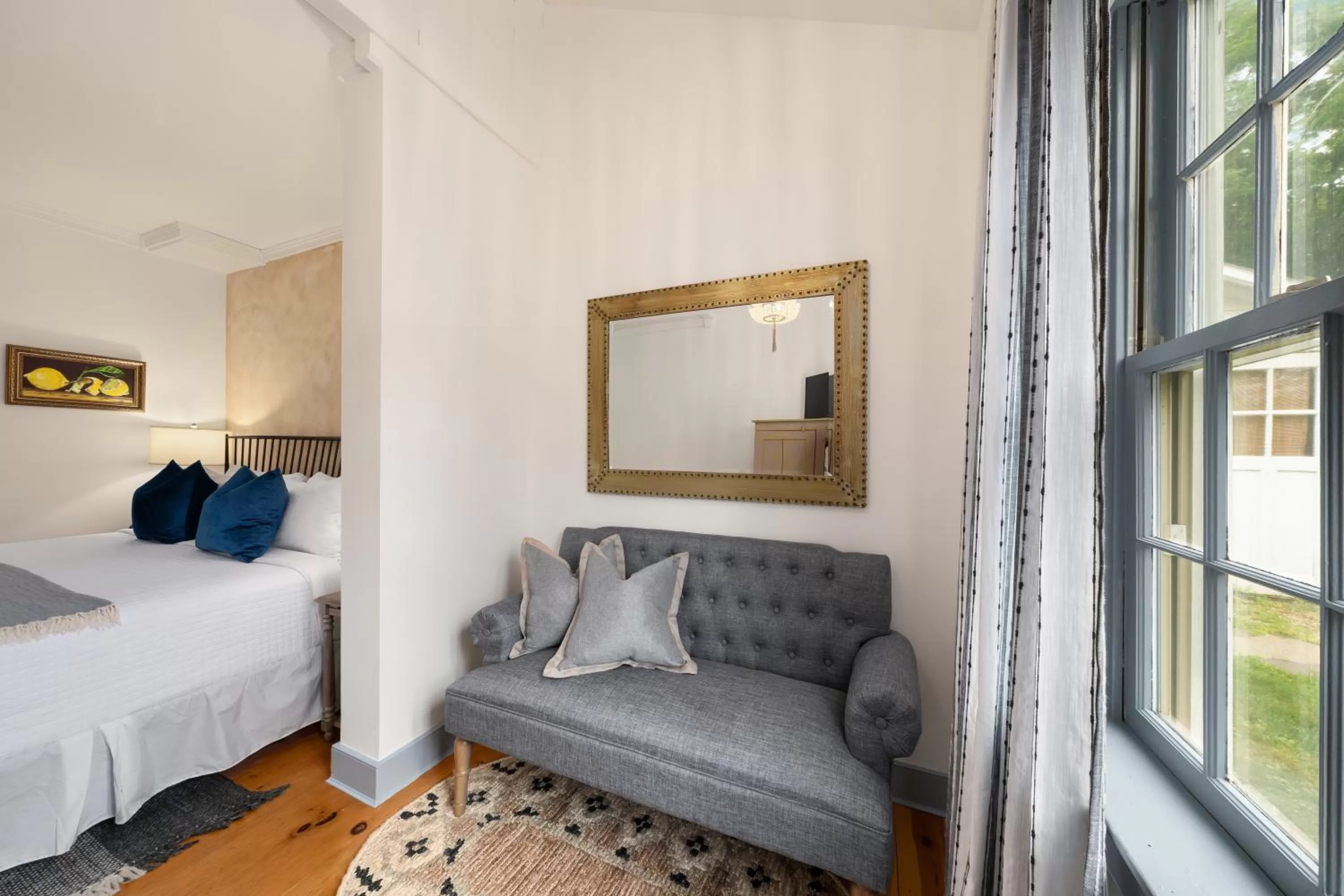 Seating area, Bed in Inn at Silver Maple Farm