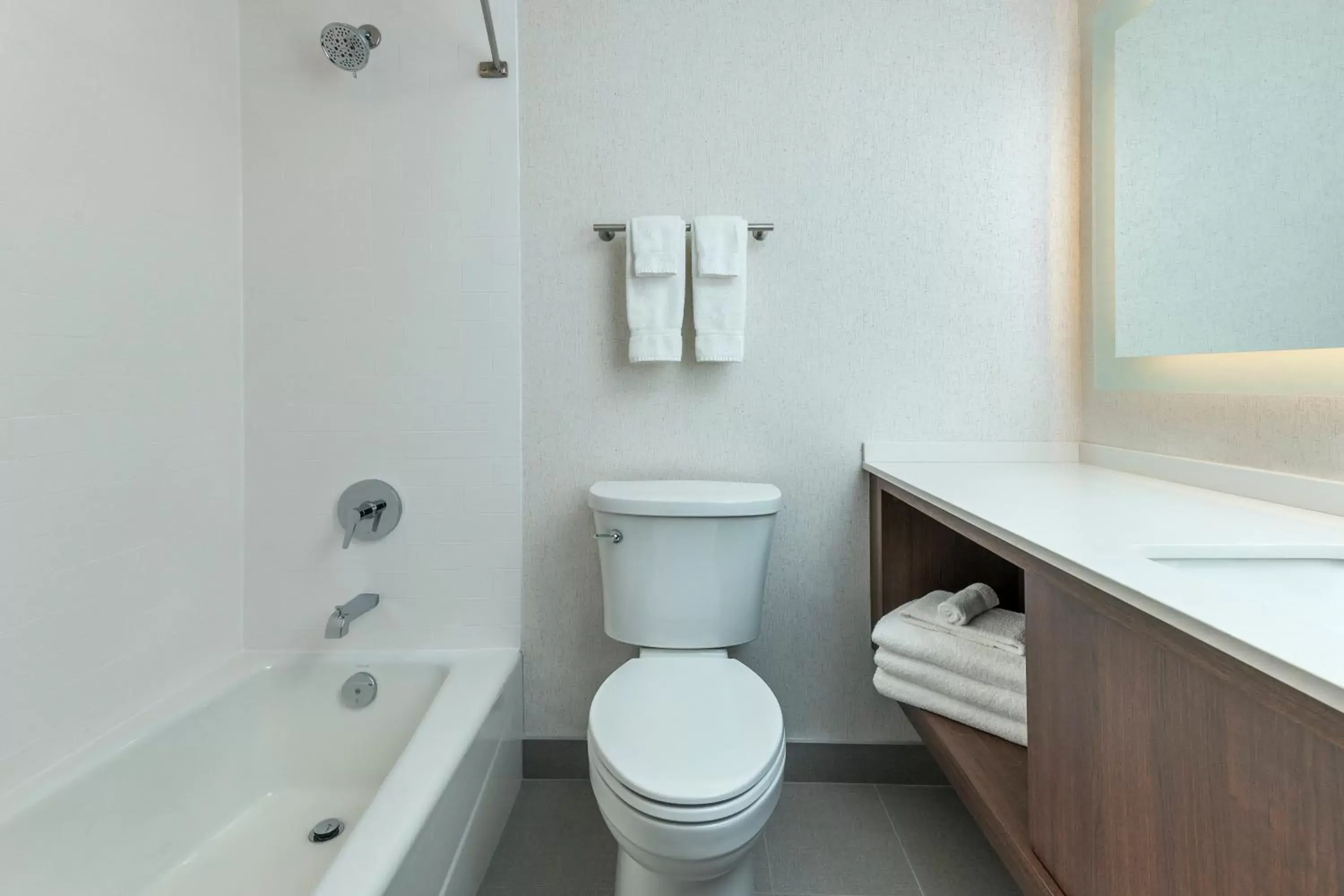 King Standard Harbor View in Holiday Inn Kingston - Waterfront, an IHG Hotel King Standard Harbor View in Holiday Inn Kingston - Waterfront, an IHG Hotel