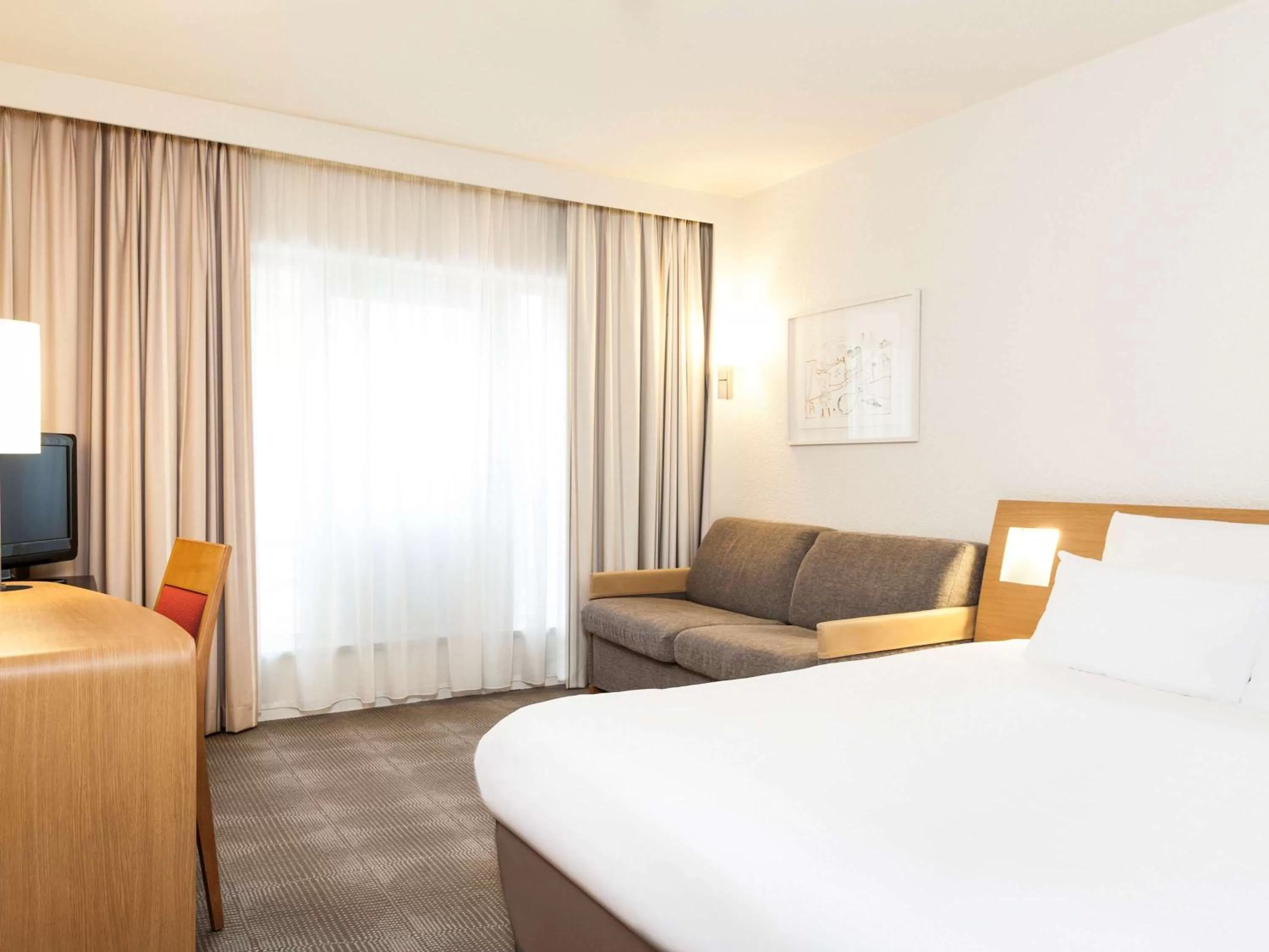 Photo of the whole room, Bed in Novotel Gent Centrum