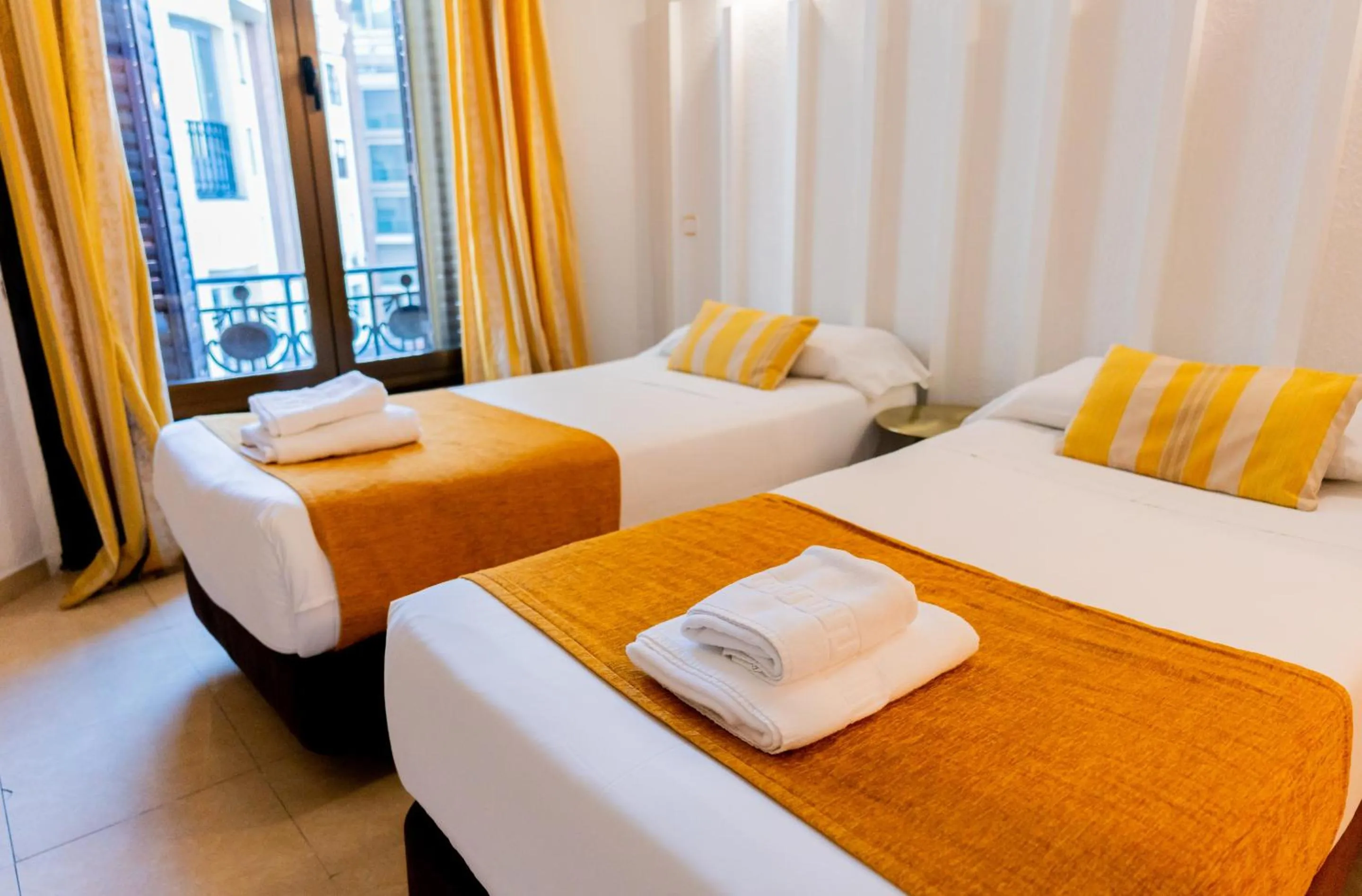 Bedroom, Bed in Hostal Josefina-Gran Vía