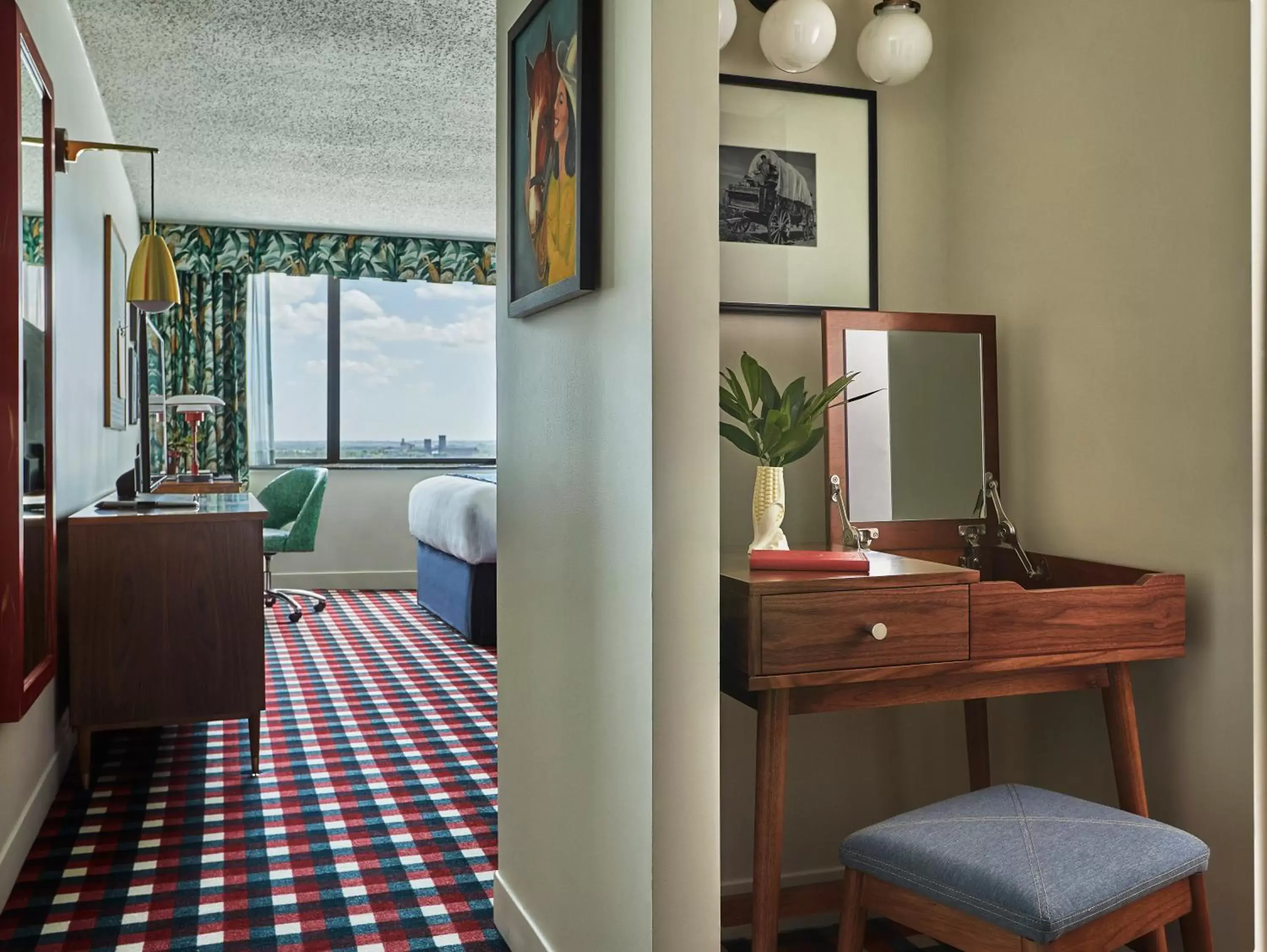 Deluxe Queen Room with Two Queen Beds in Graduate by Hilton Lincoln Deluxe Queen Room with Two Queen Beds in Graduate by Hilton Lincoln