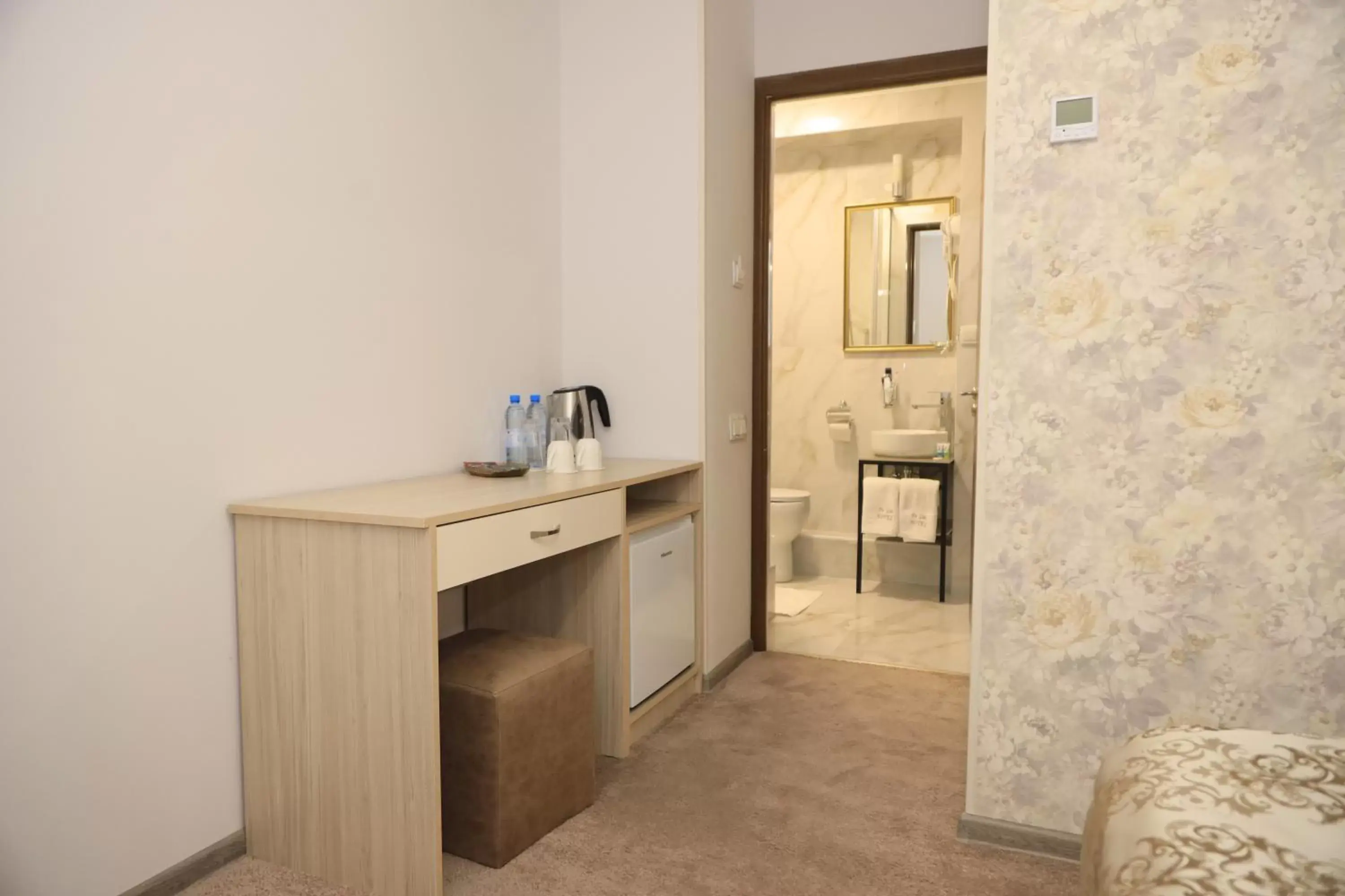 Budget Double Room in DeLin Hotel And Tours Budget Double Room in DeLin Hotel And Tours