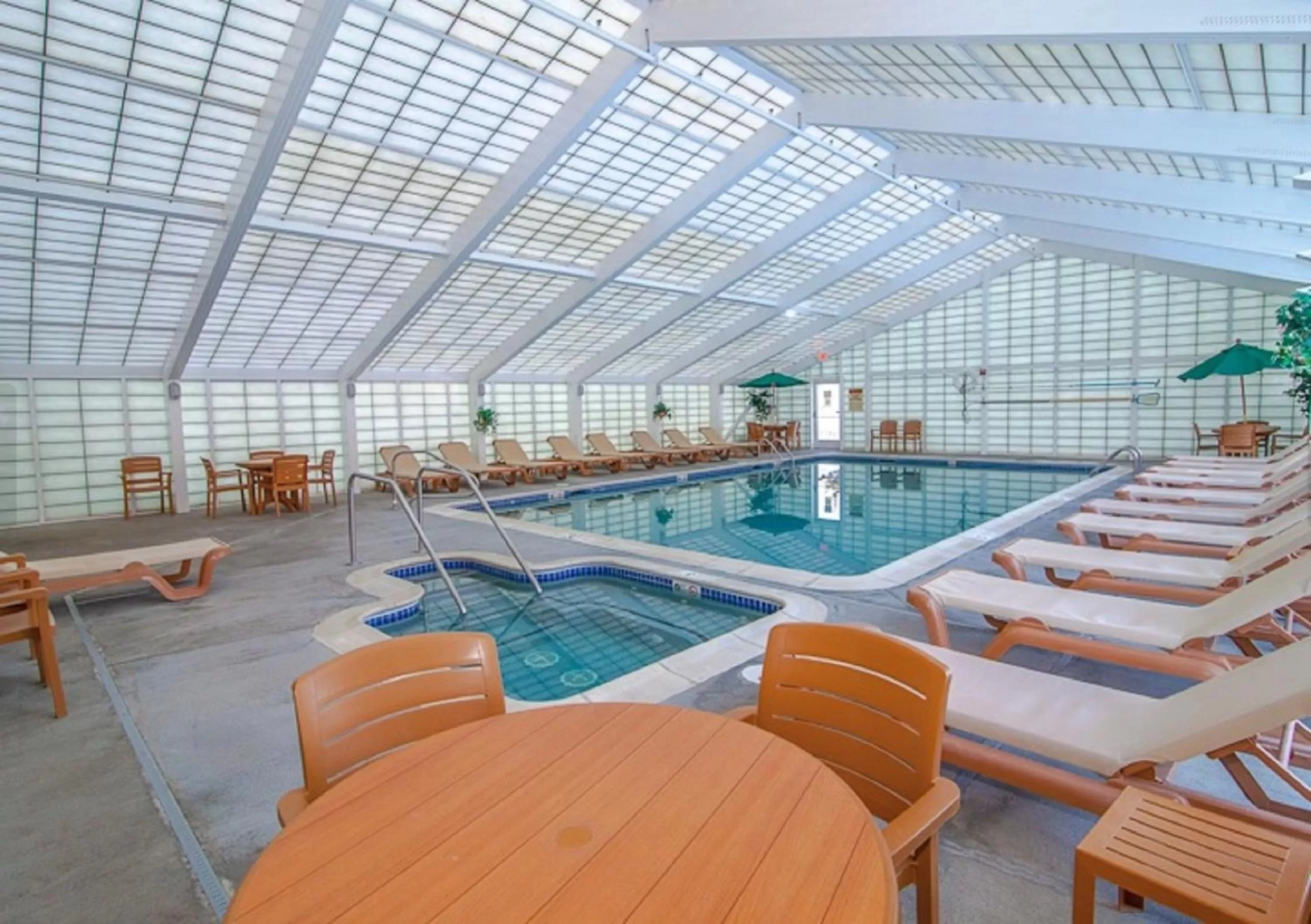 Swimming Pool in Rivergreen Resort