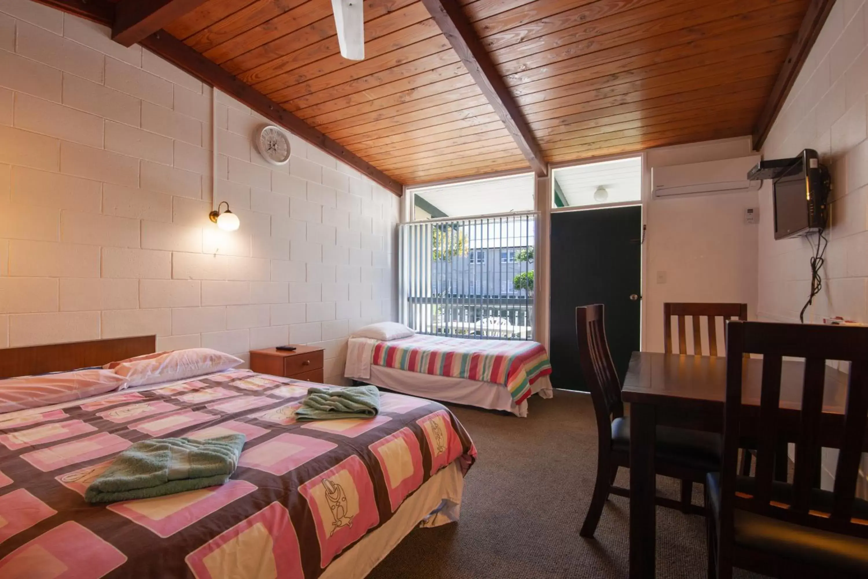 Budget Twin Room - single occupancy in Aaryn Court Motel Budget Twin Room - single occupancy in Aaryn Court Motel