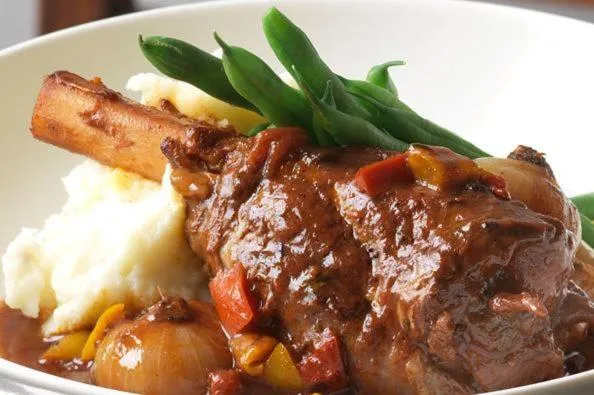 Restaurant/places to eat in Bianca's House Hotel Heathrow Airport