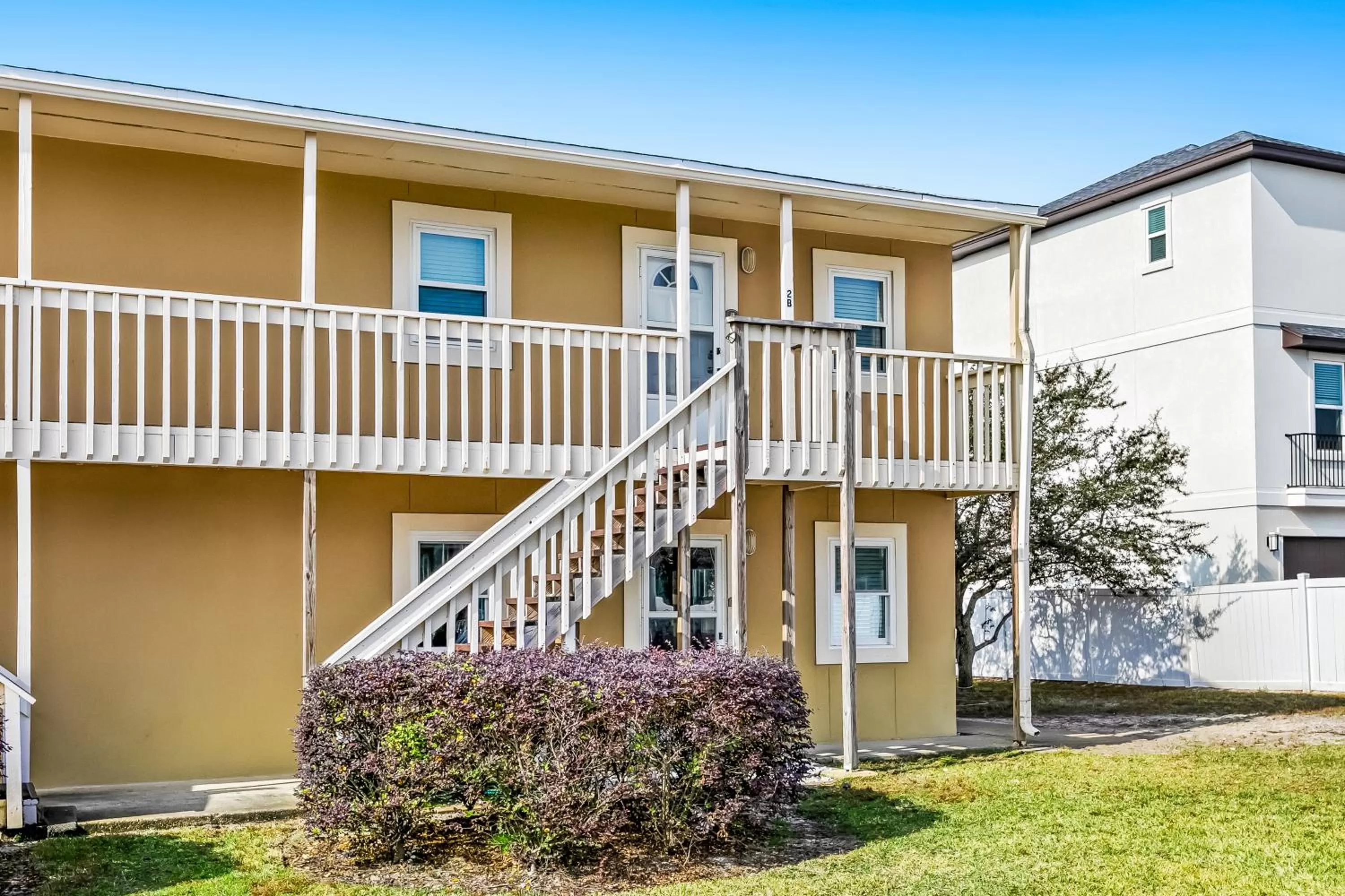 Property Building in Cross Creek Club 2B