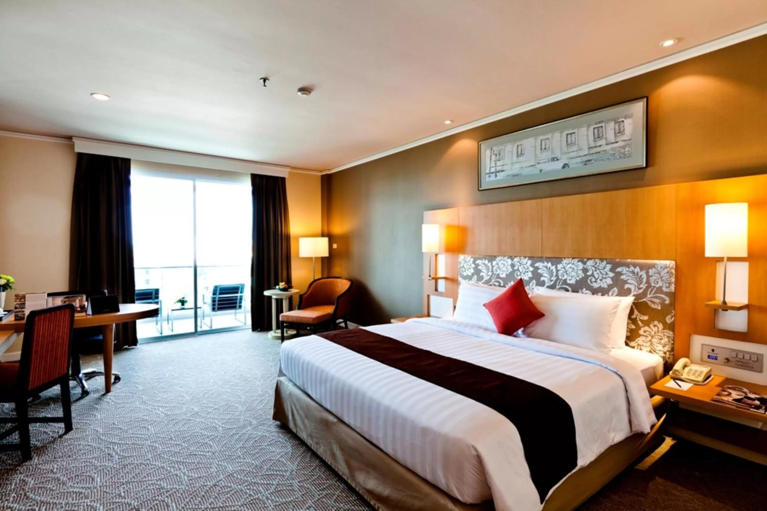 Photo of the whole room, Bed in Royal Princess Larn Luang - SHA Extra Plus