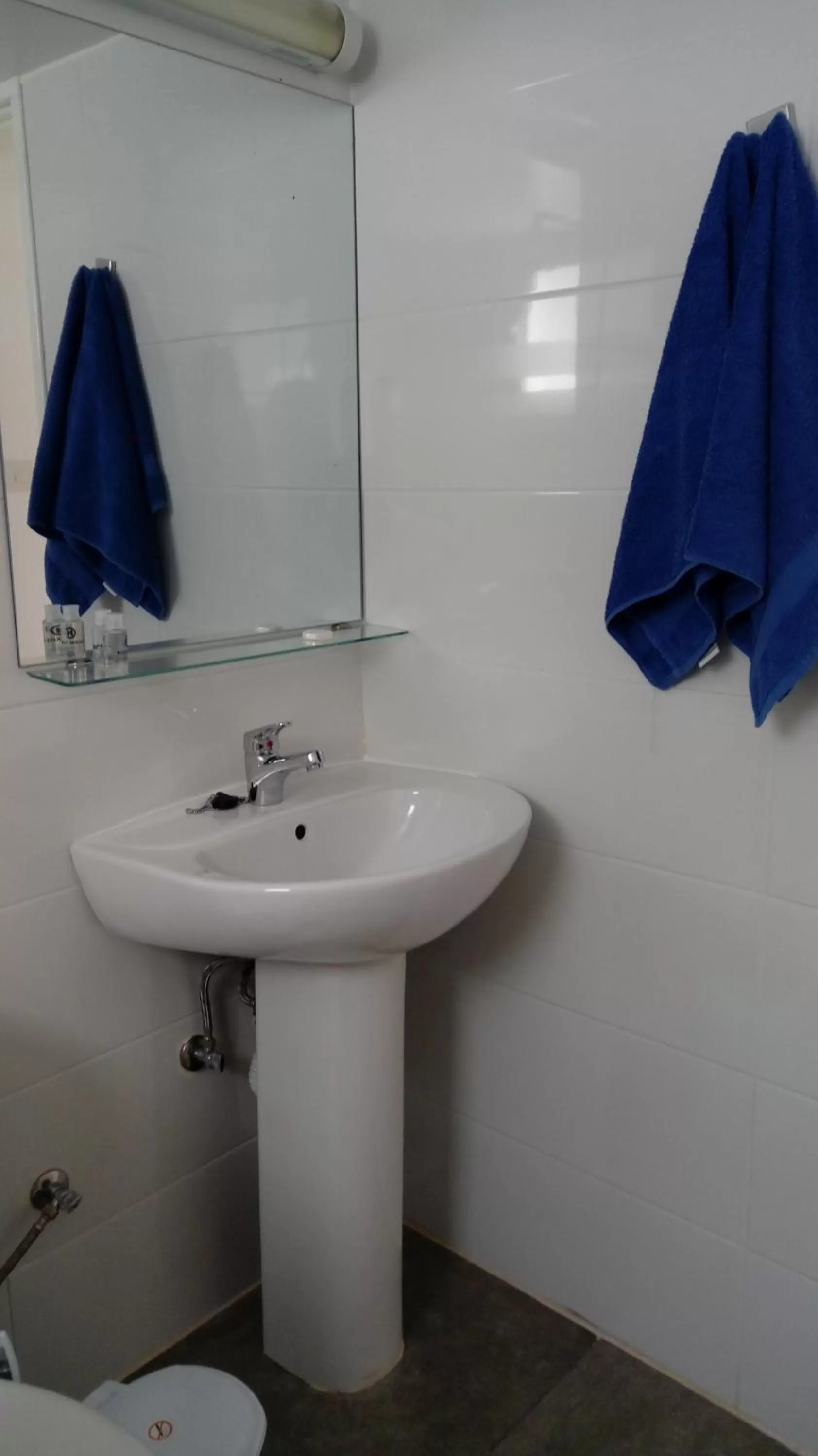 Photo of the whole room in Flokkas Hotel Apartments