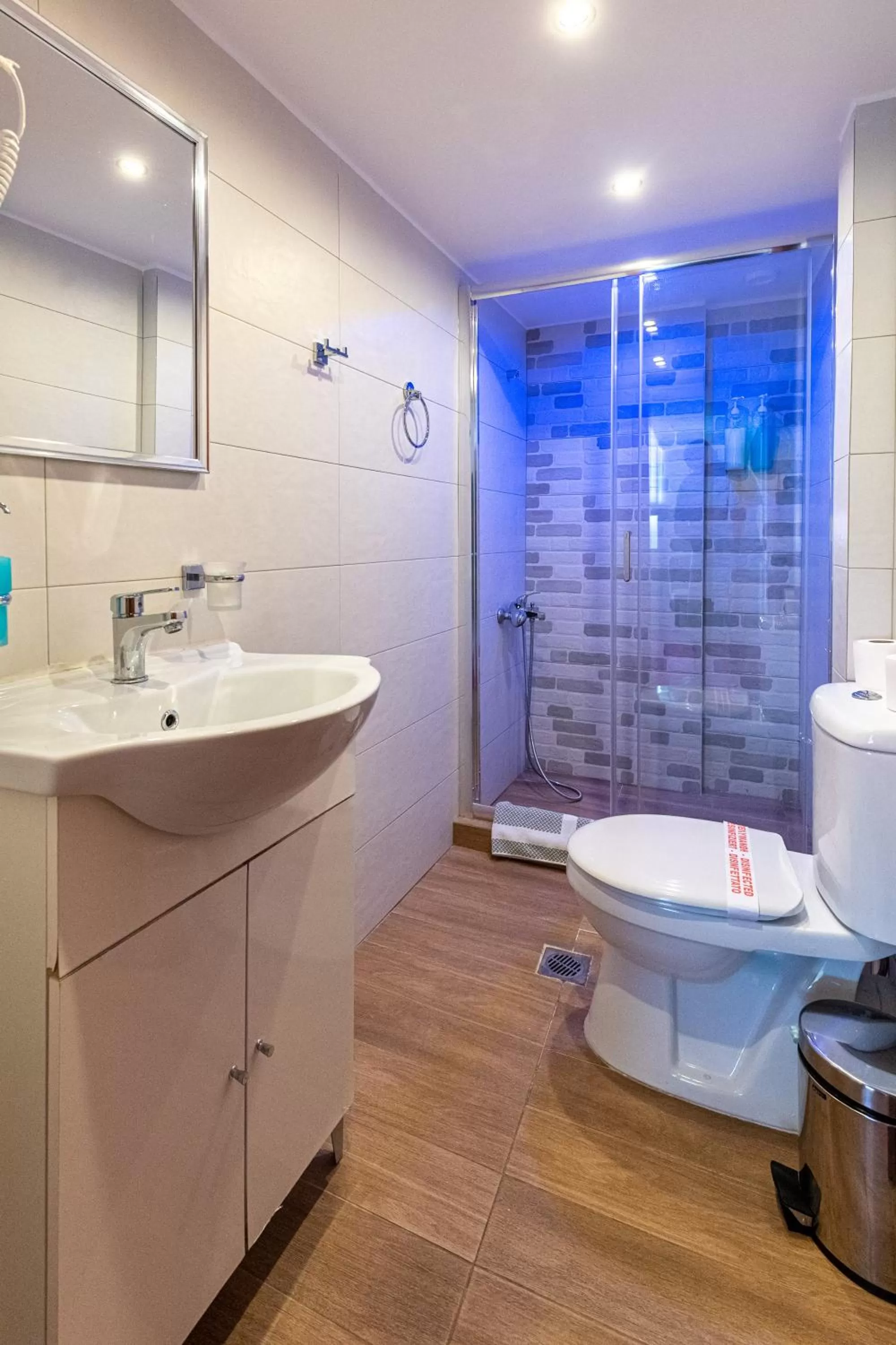 Shower in Apartments Tina FREE transfer from-to the airport