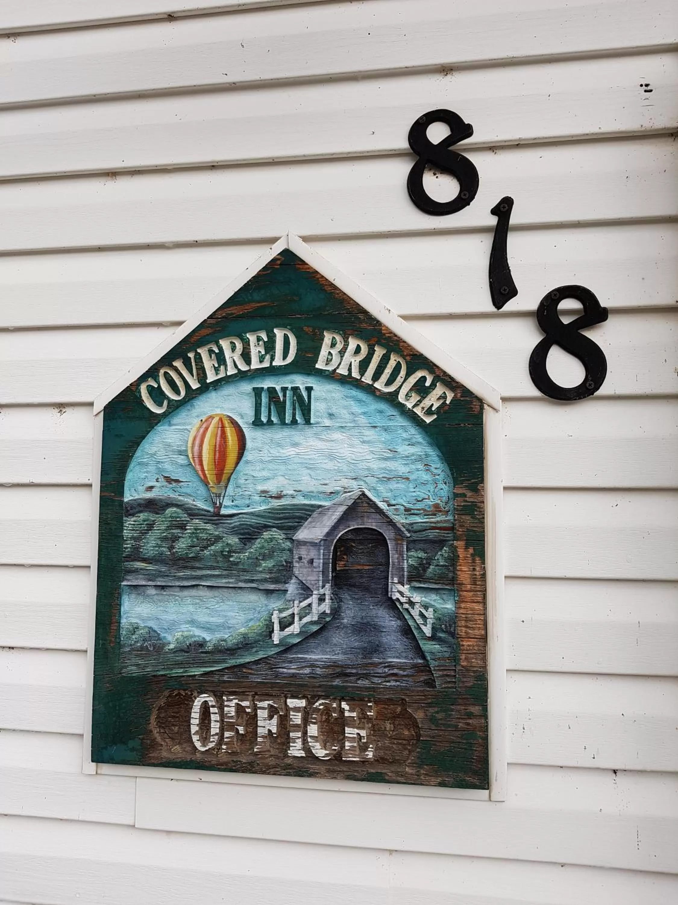 Covered Bridge Inn & Suites