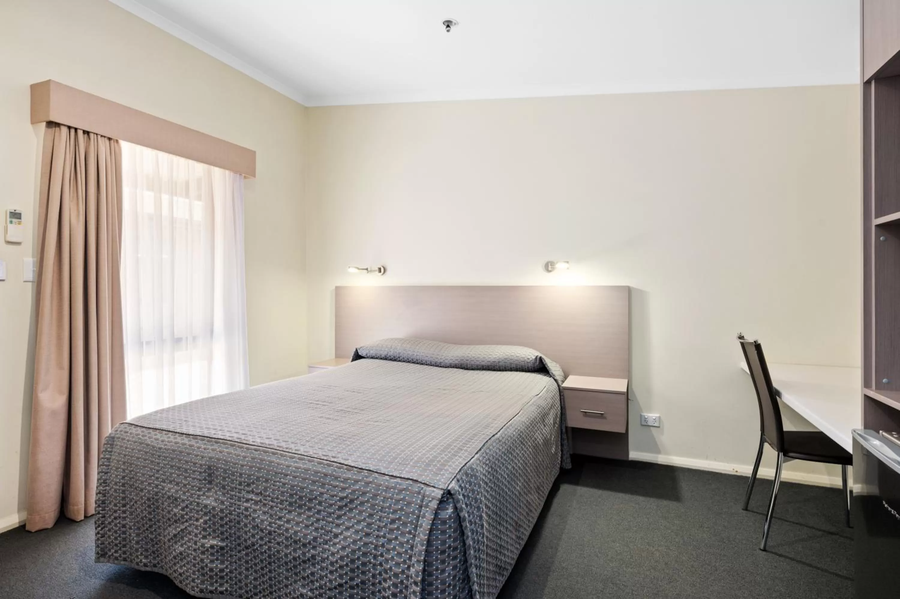 Bed in The View On Hannans Kalgoorlie