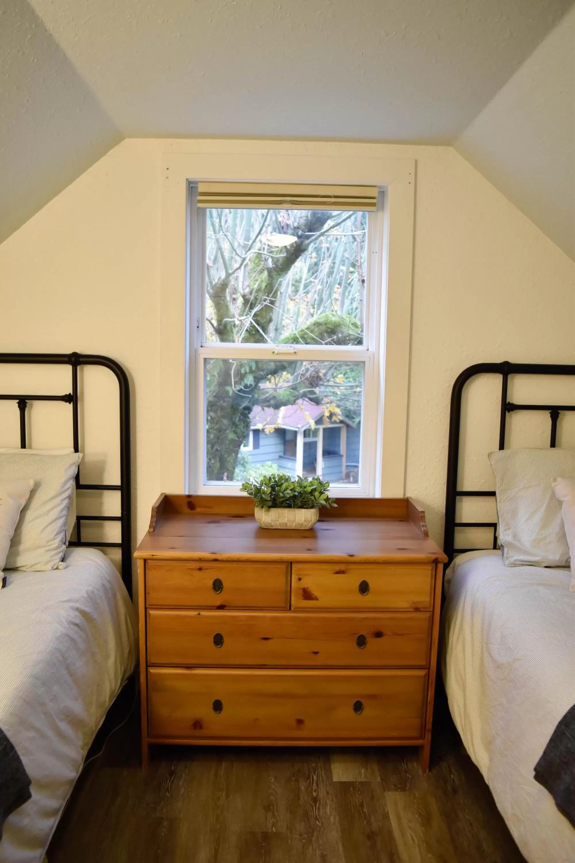 Bedroom, Bed in Bramblebank Cottages