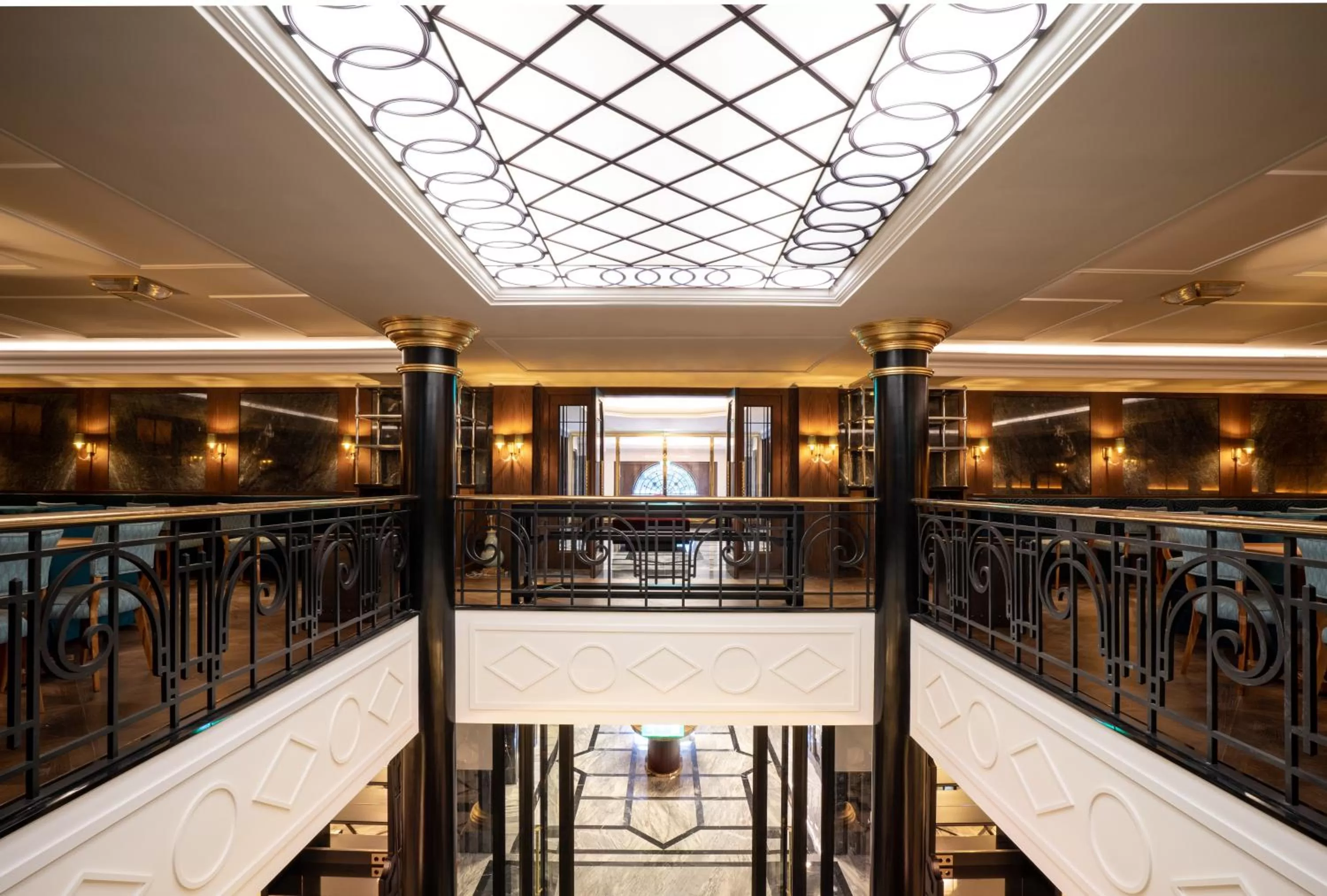 Restaurant/places to eat in The One Monumental Palace