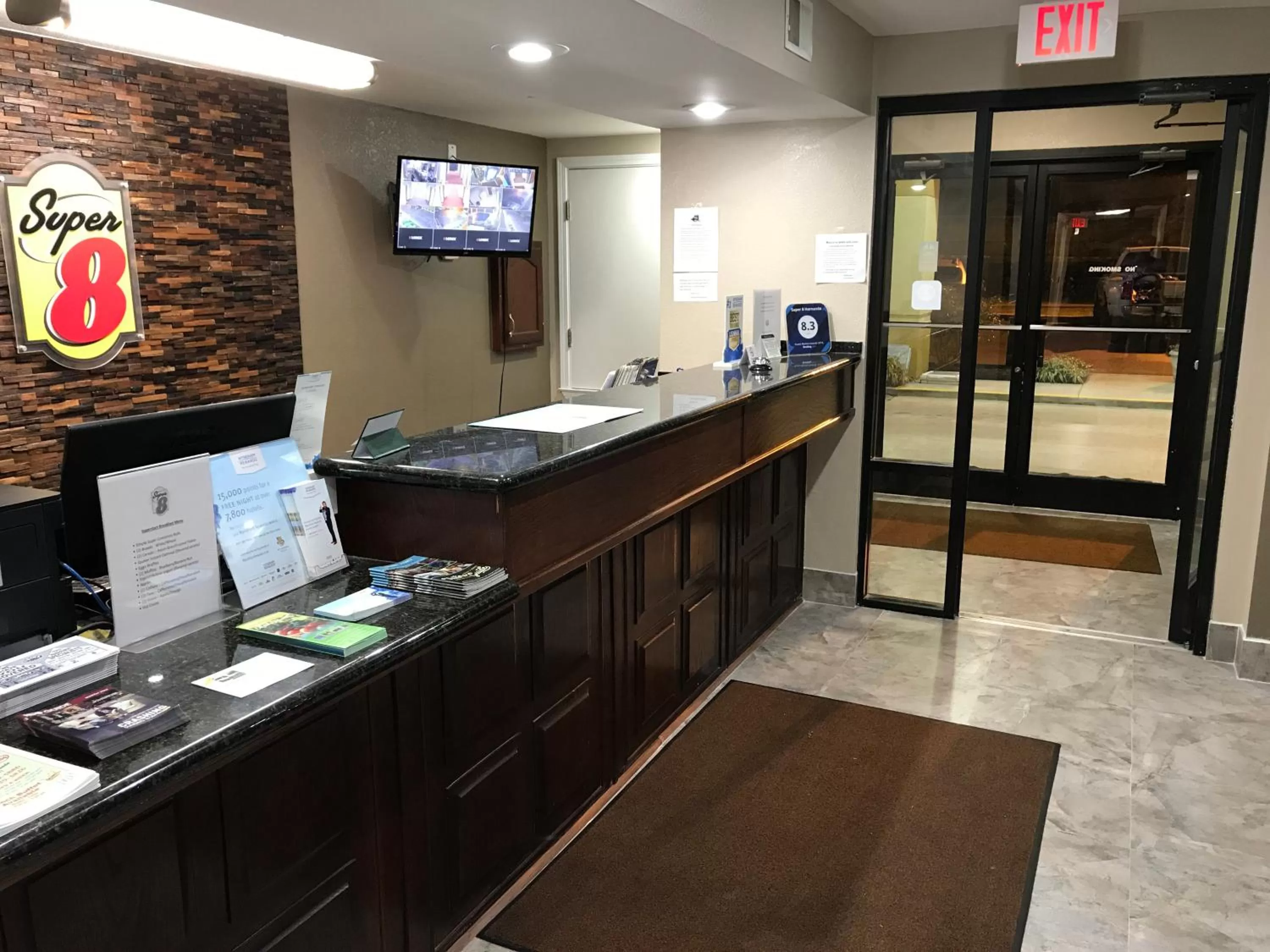 Lobby or reception in Super 8 by Wyndham Hernando