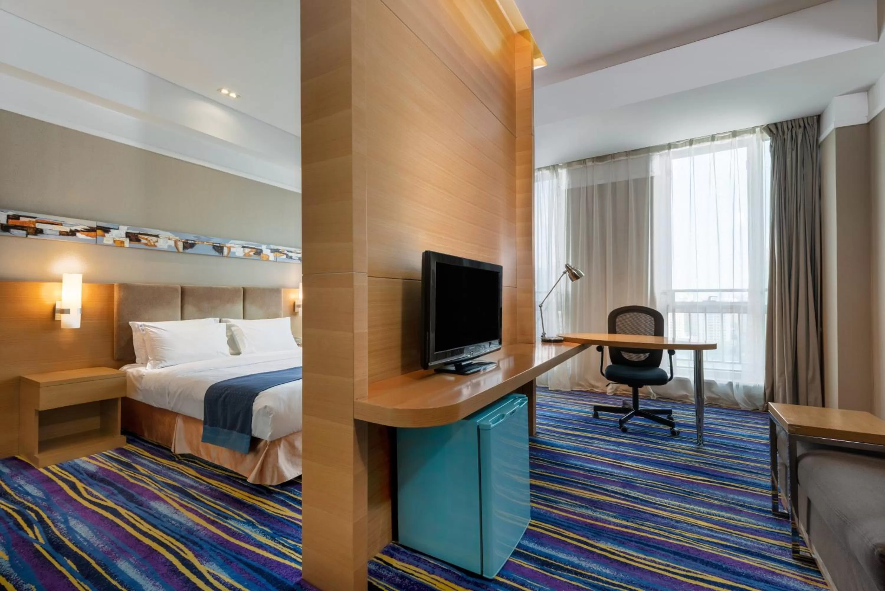 Photo of the whole room, Bed in Holiday Inn Express Tianjin Heping by IHG