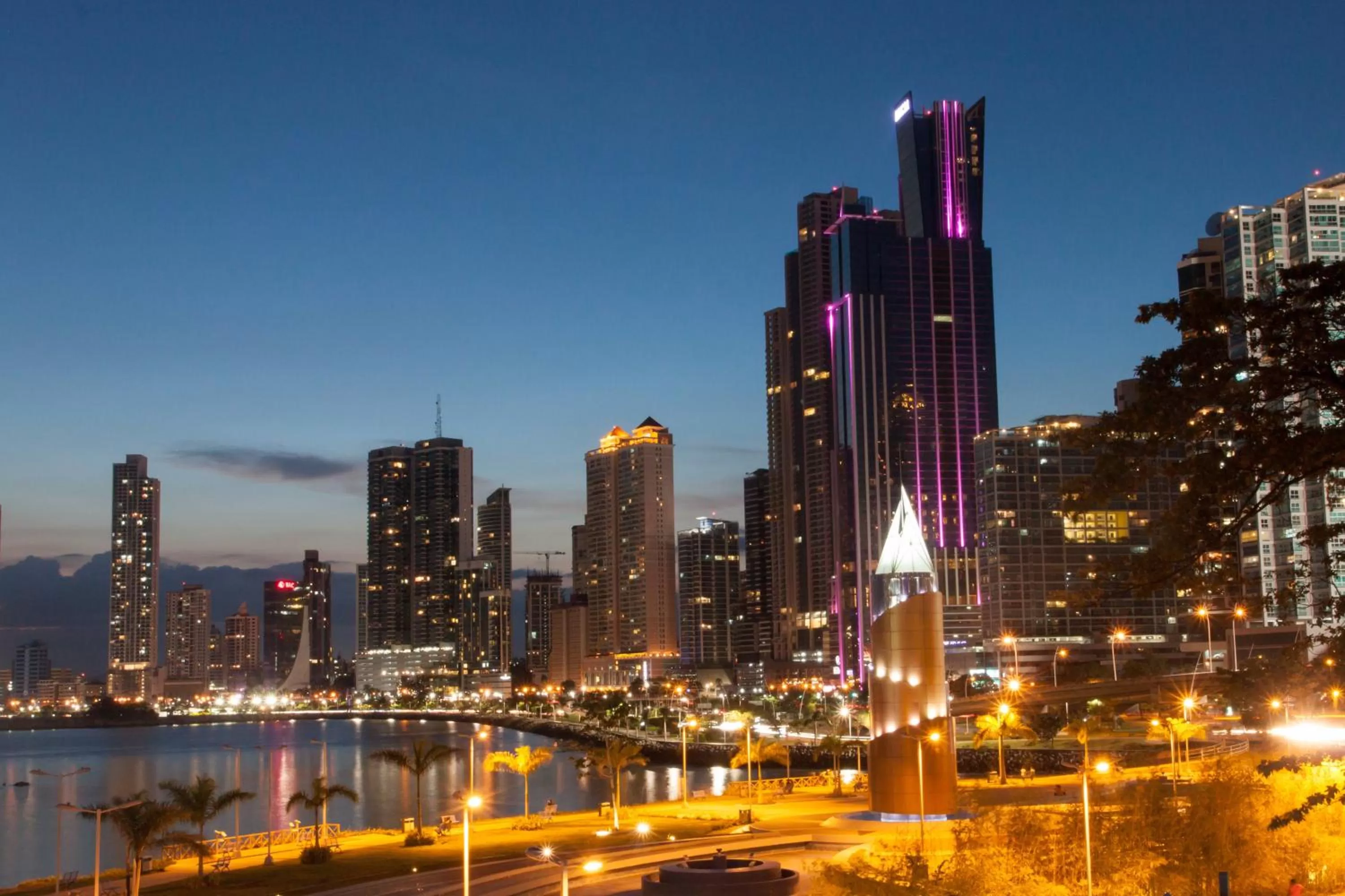 City view in Plaza Paitilla Inn