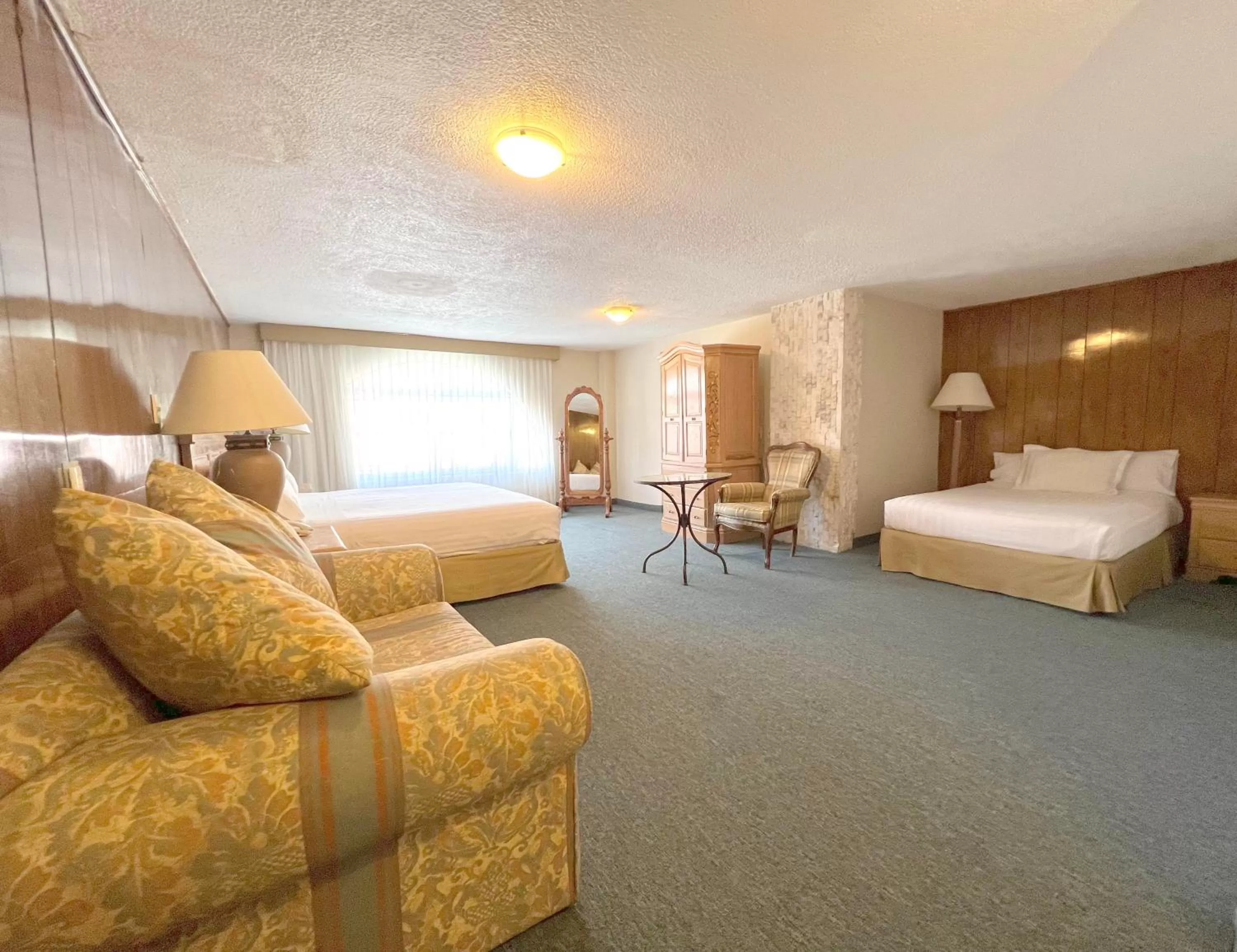 Photo of the whole room, Bed in Biohotel Boutique Metepec