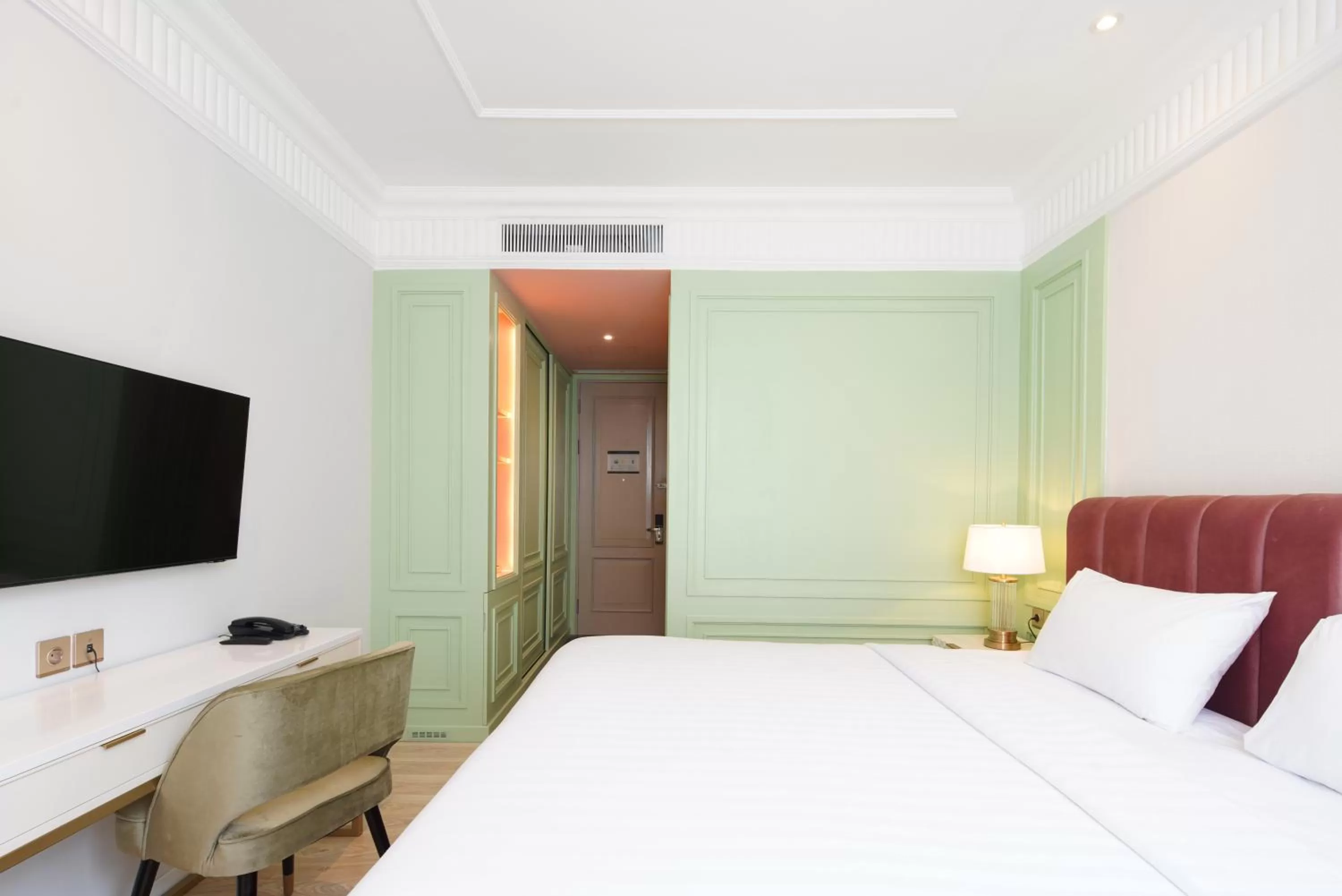 Bedroom, Bed in Maia Hotel Jakarta