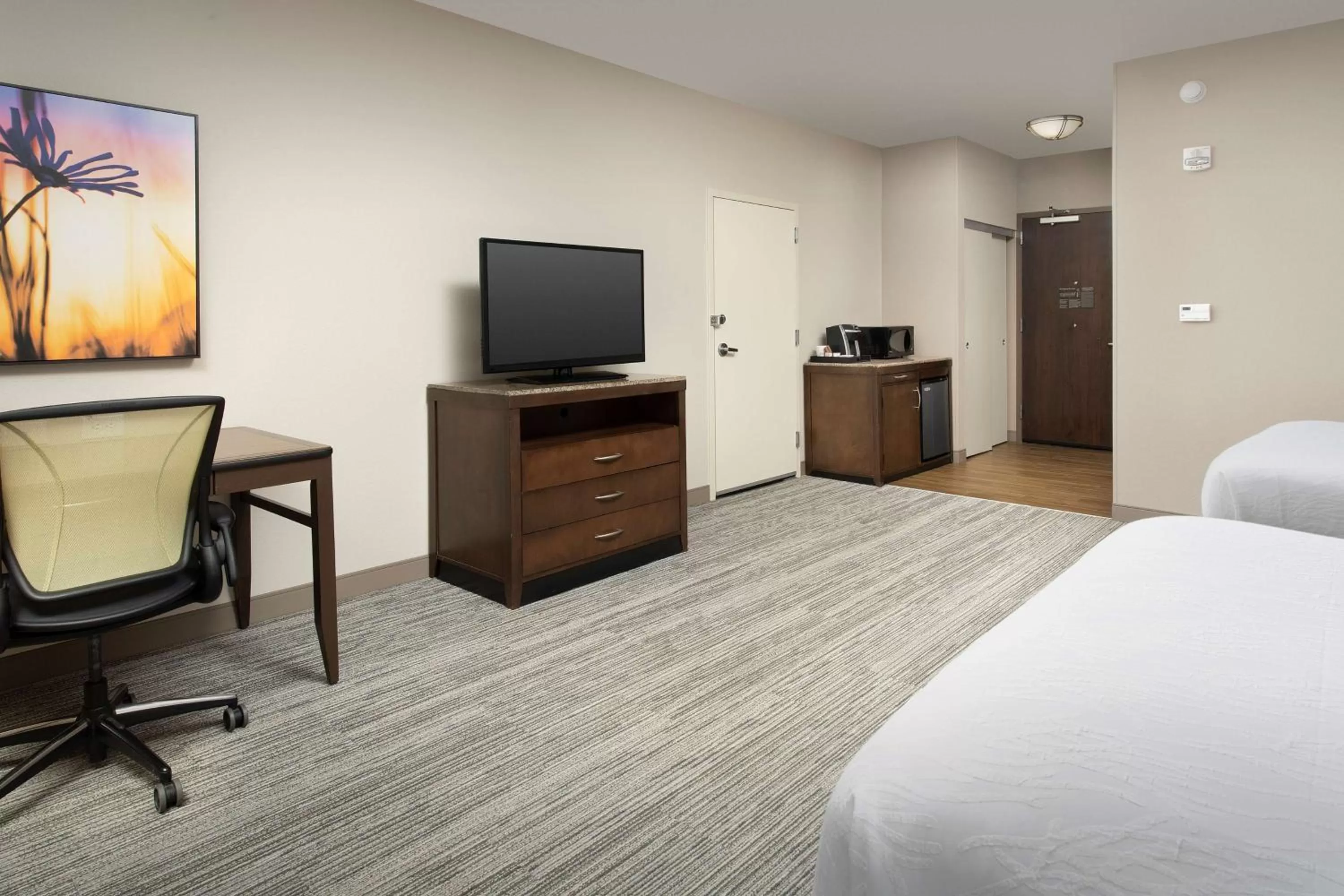 Bed in Hilton Garden Inn Charlotte Airport