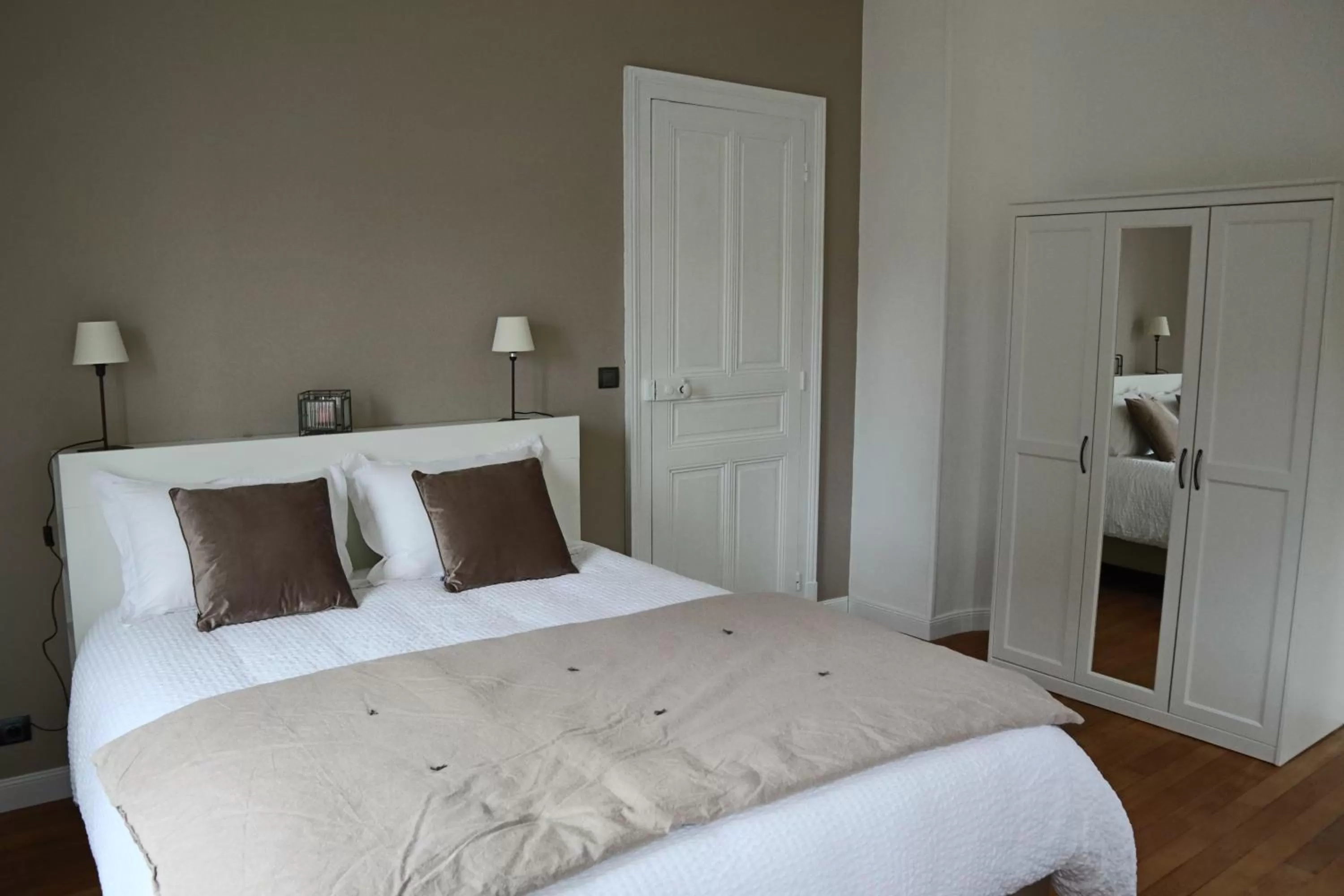 Bedroom, Bed in LA GOUTTE D'OR