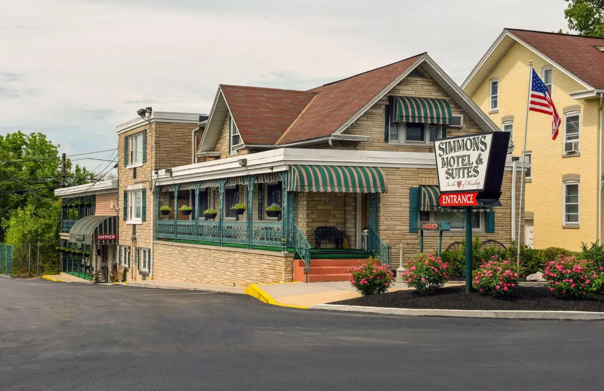 Simmons Motel and Suites Simmons Motel and Suites