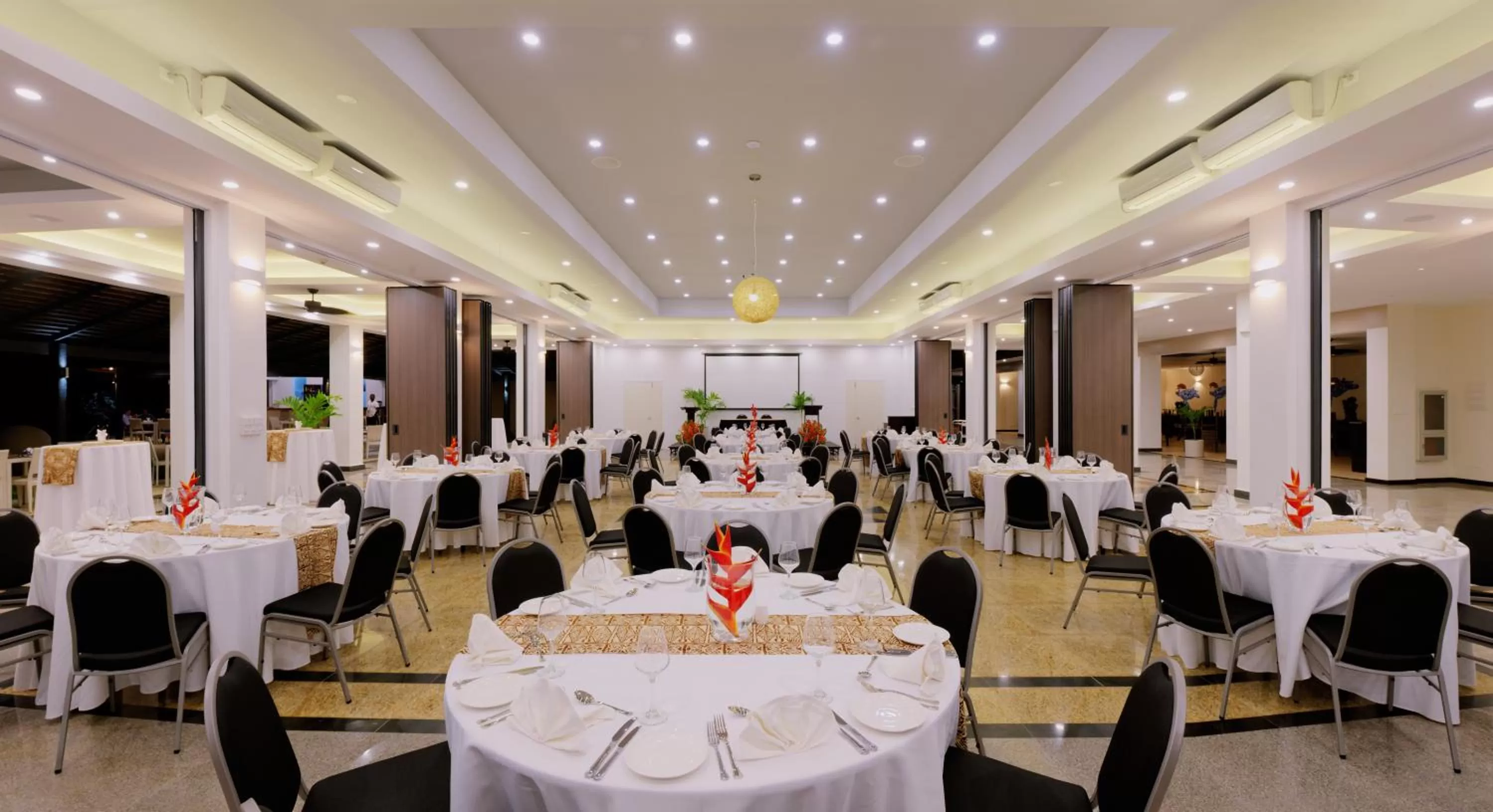 Banquet/Function facilities in Tanoa International Dateline Hotel