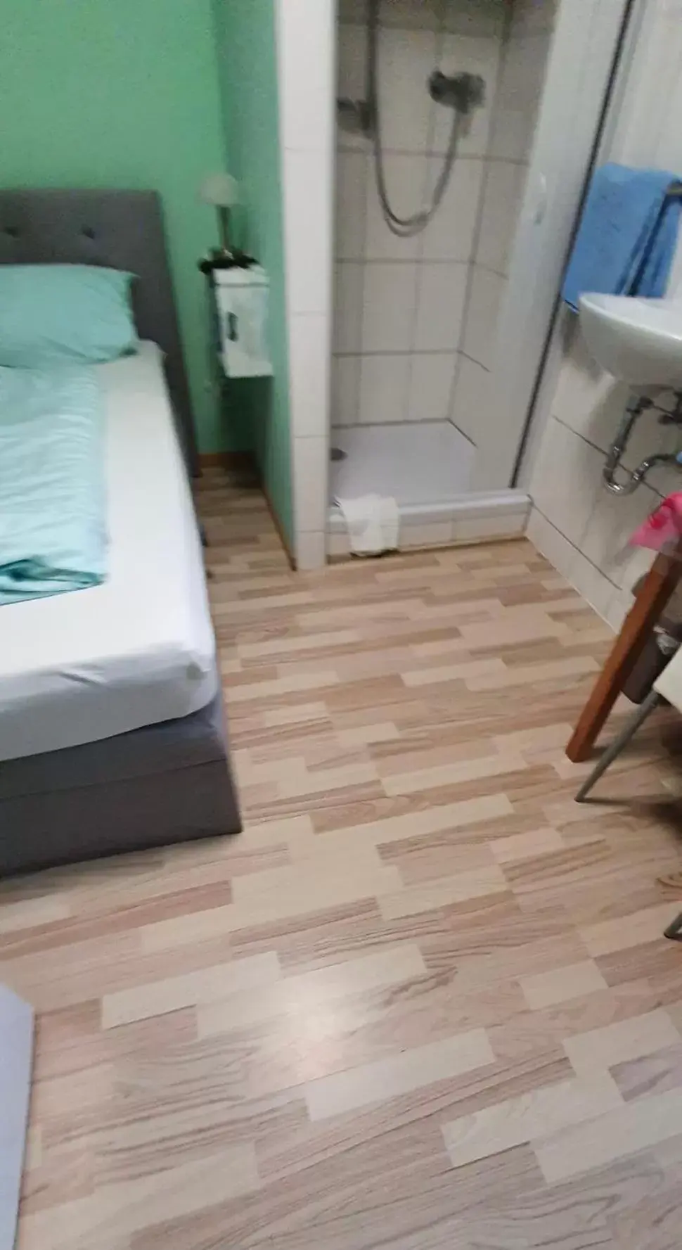 Single Room with Private Bathroom in Hotel Gasthaus Felseneck Single Room with Private Bathroom in Hotel Gasthaus Felseneck