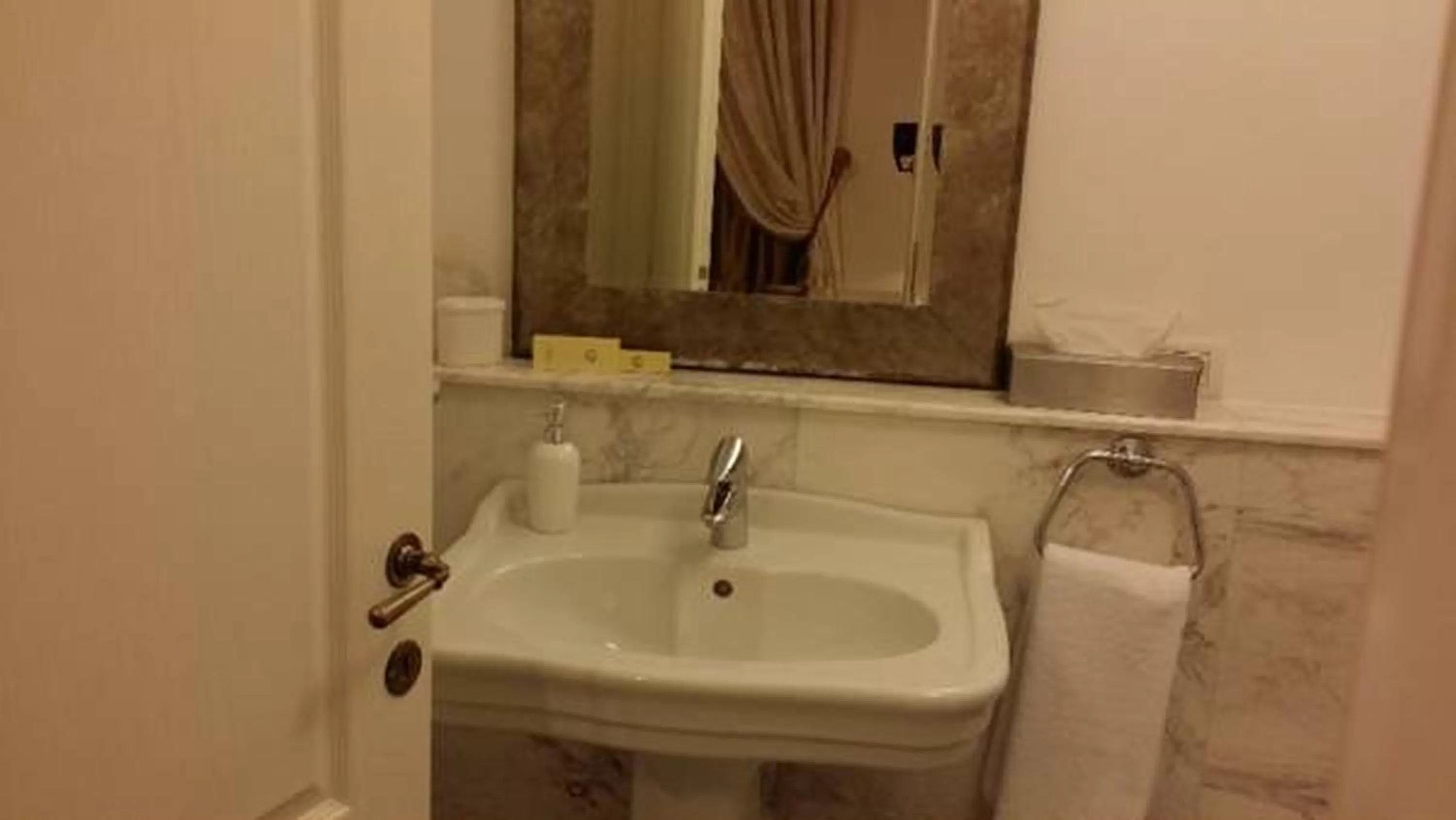 Grand Boutique Hotel