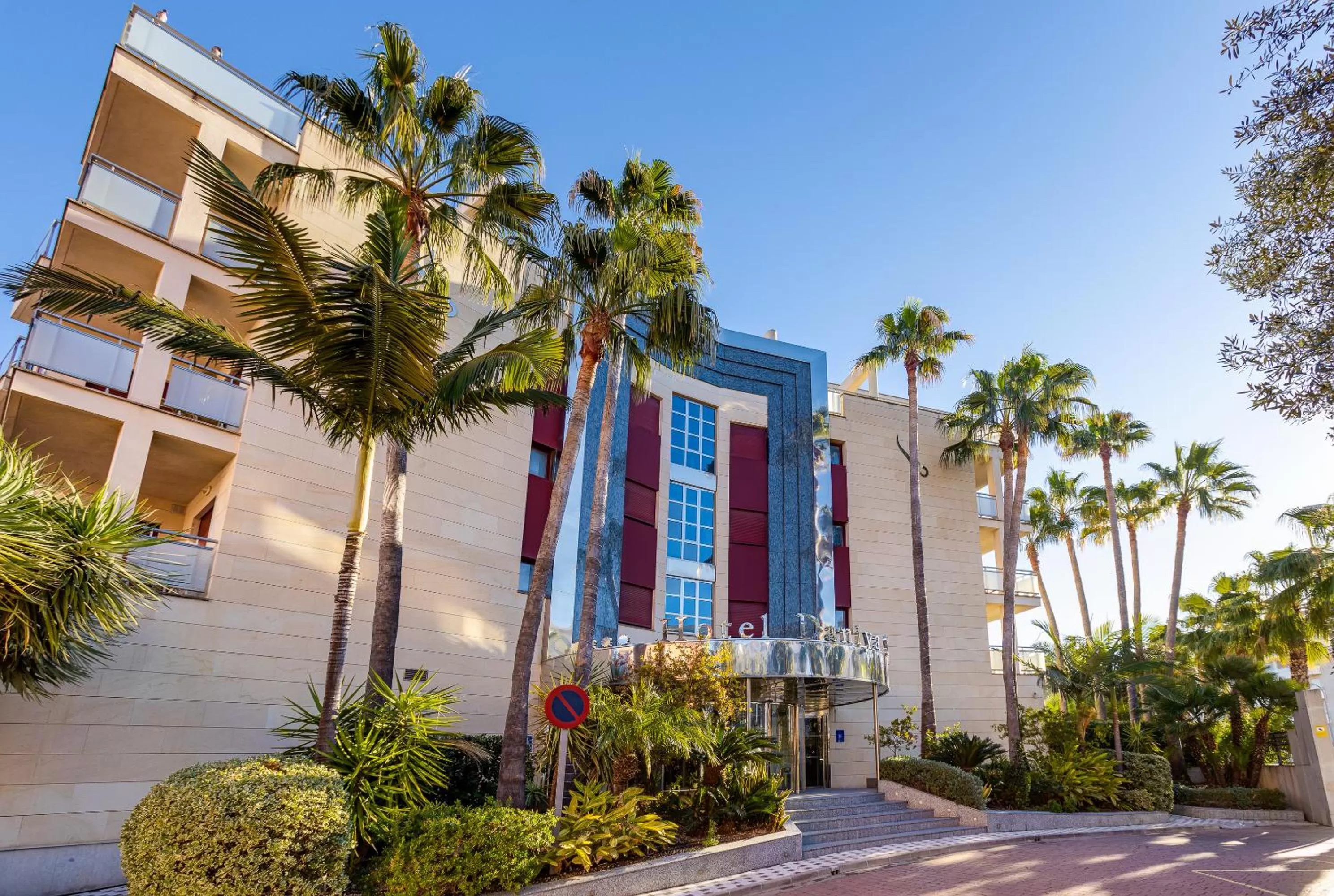 Facade/entrance in Daniya Denia Spa & Business 4*