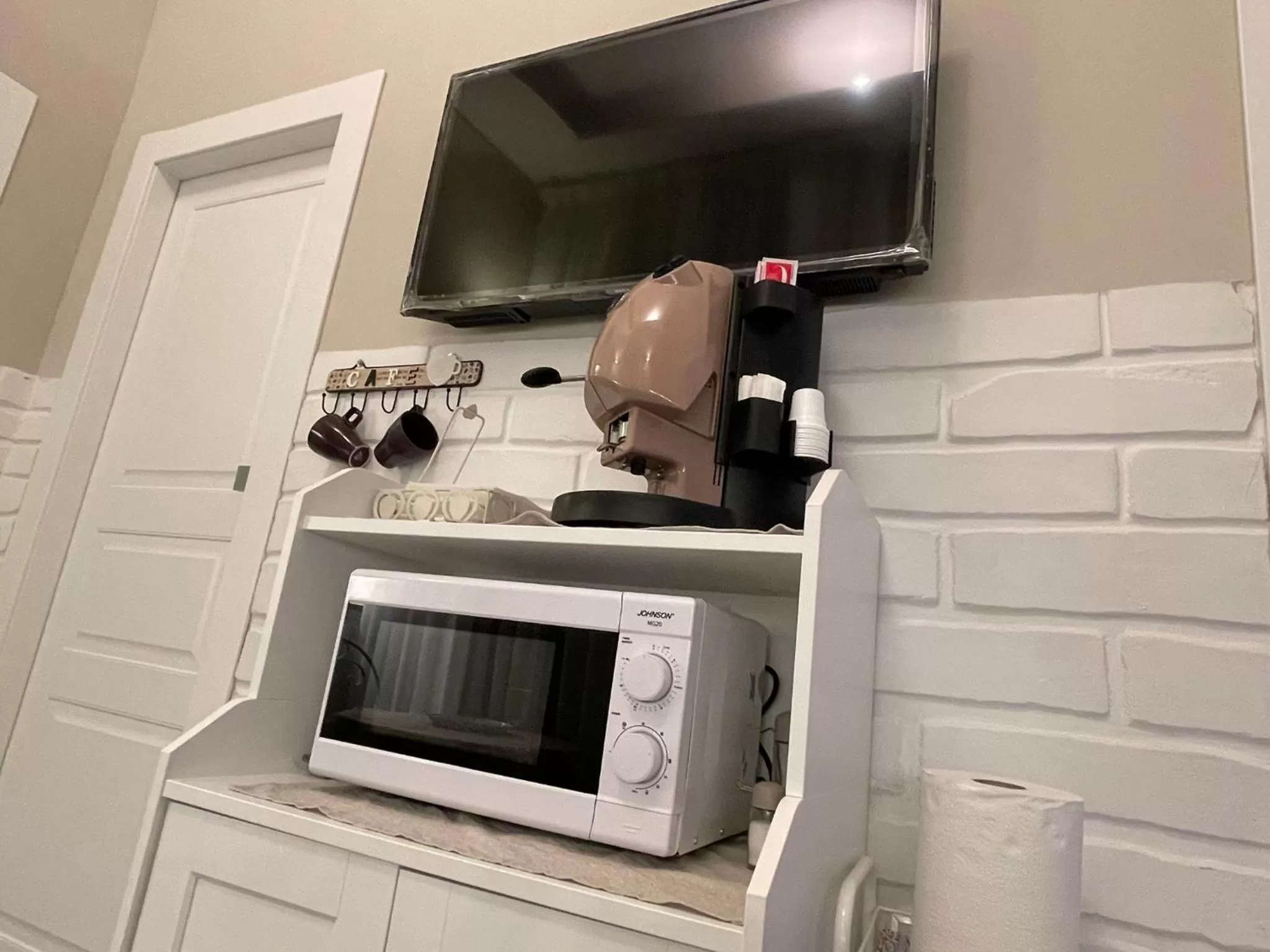 TV/Entertainment Center in Beb la Gemma