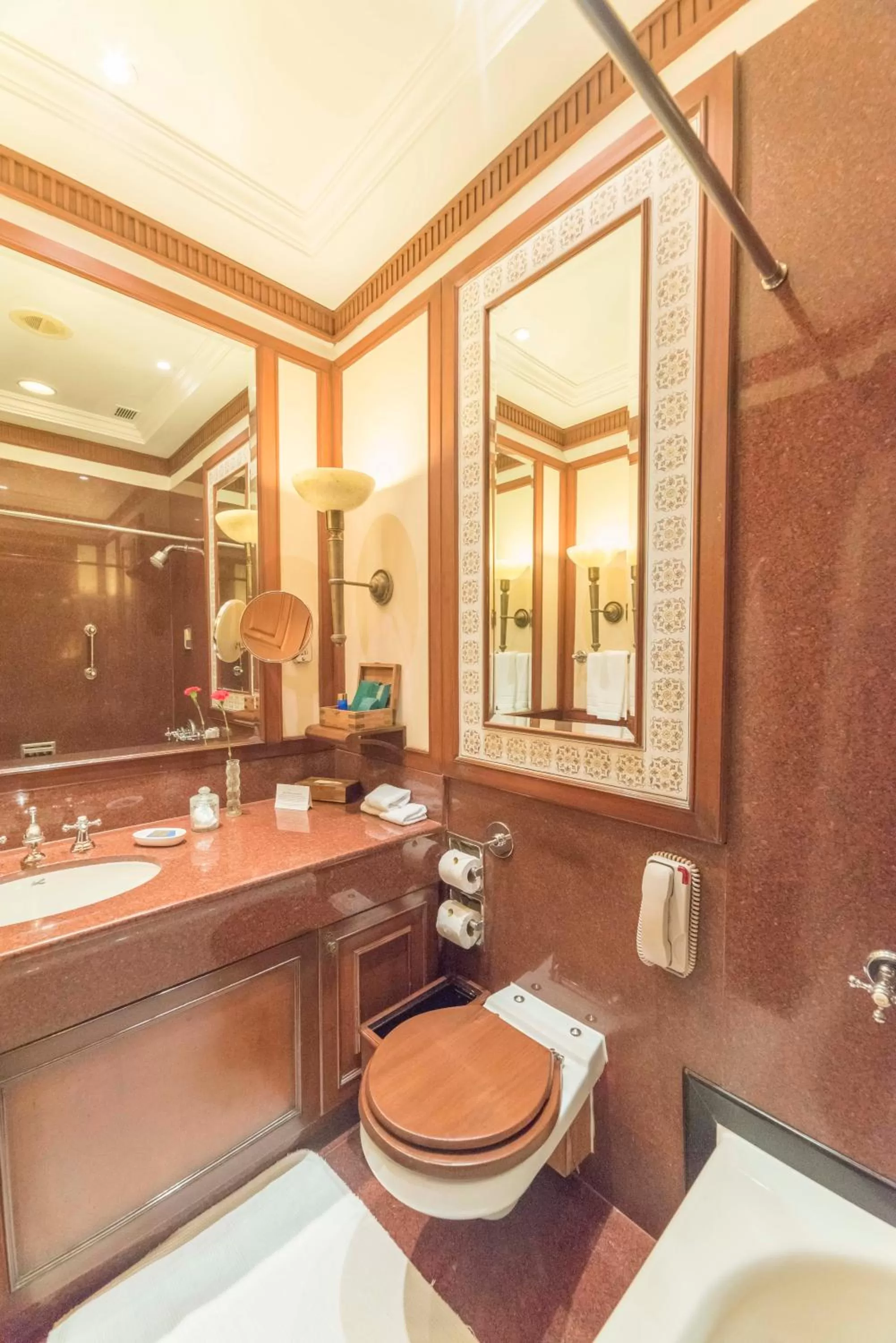 The Oberoi Grand Kolkata