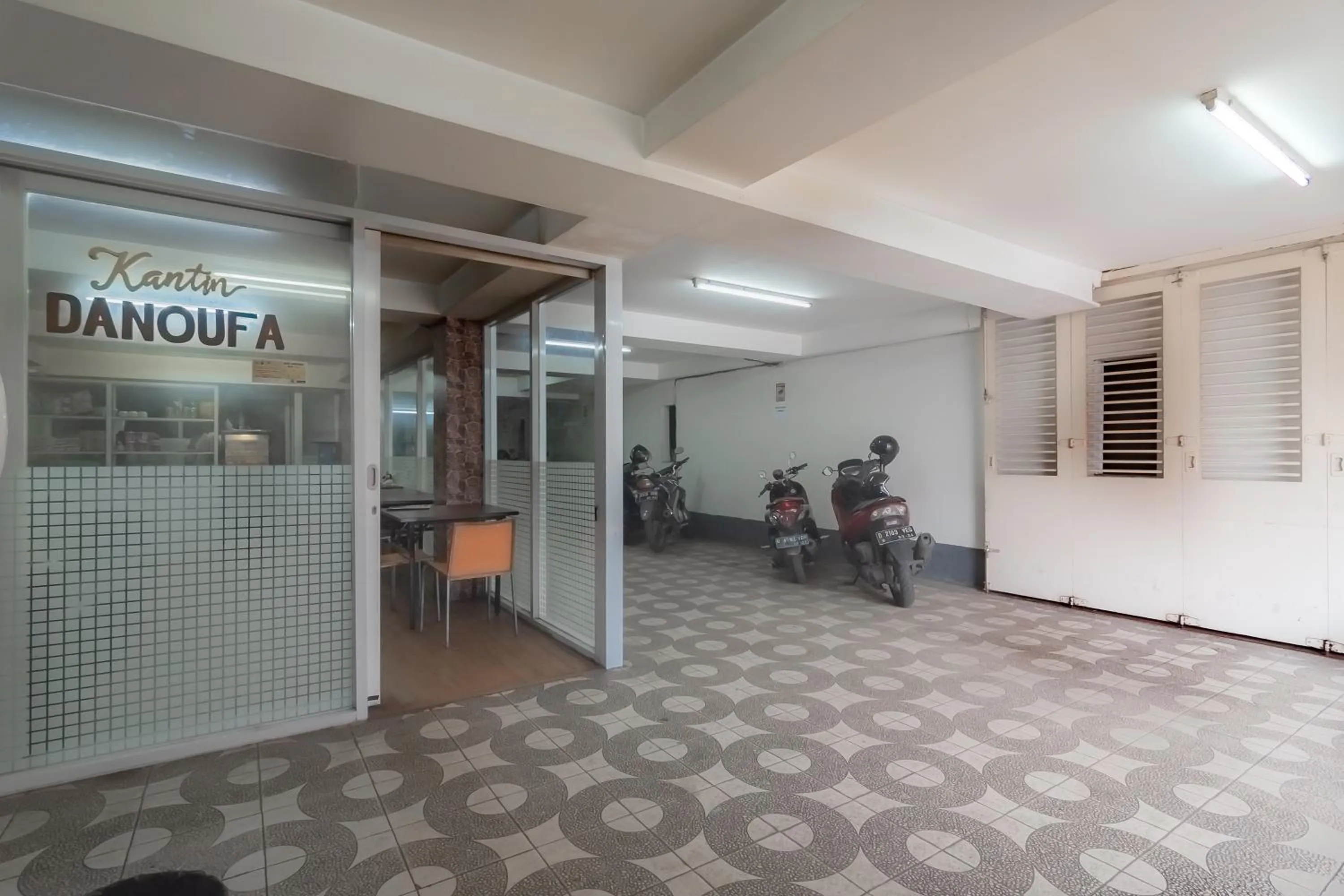 Parking in RedDoorz near Gedung Sate 2