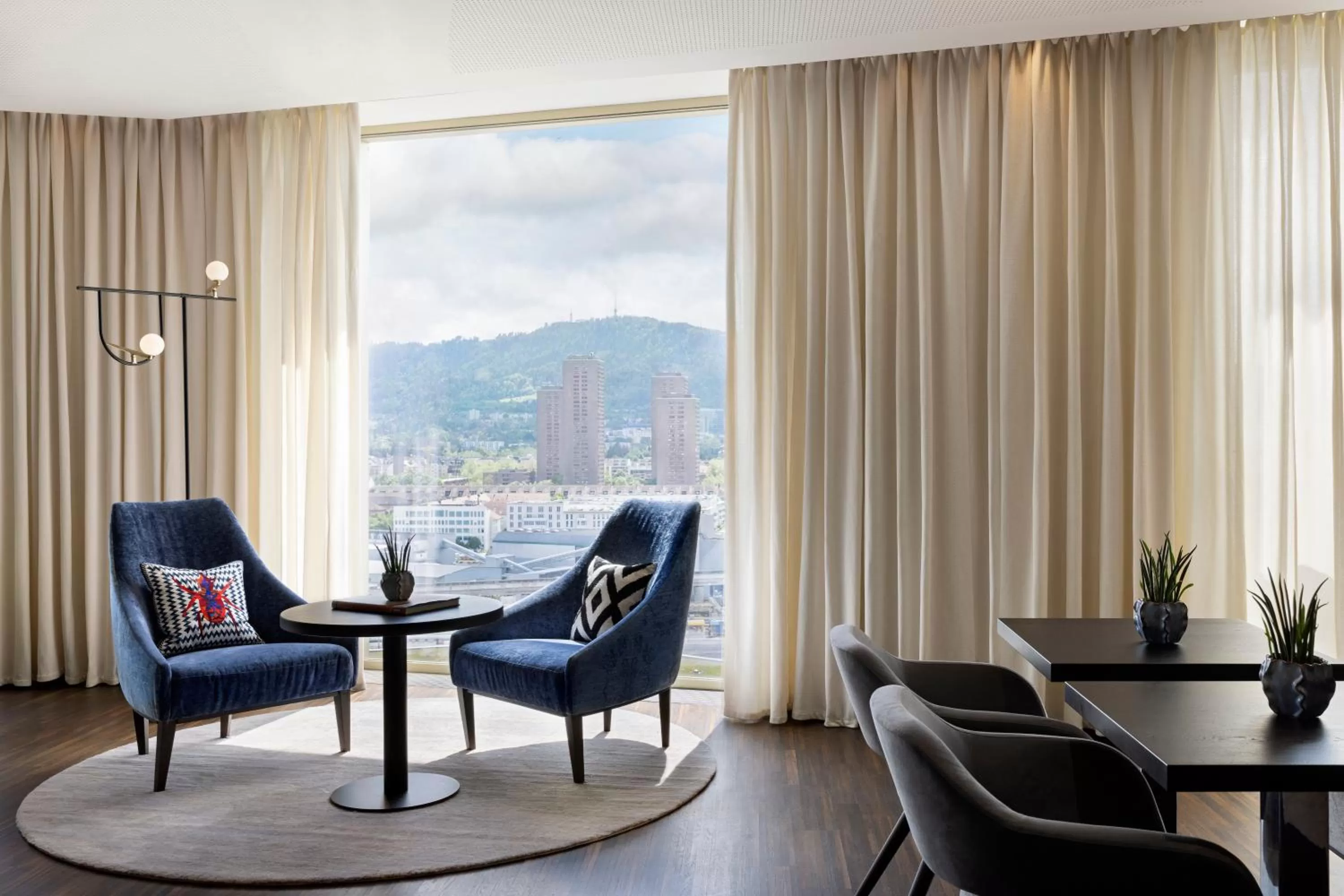 Communal lounge/ TV room in Renaissance Zurich Tower Hotel