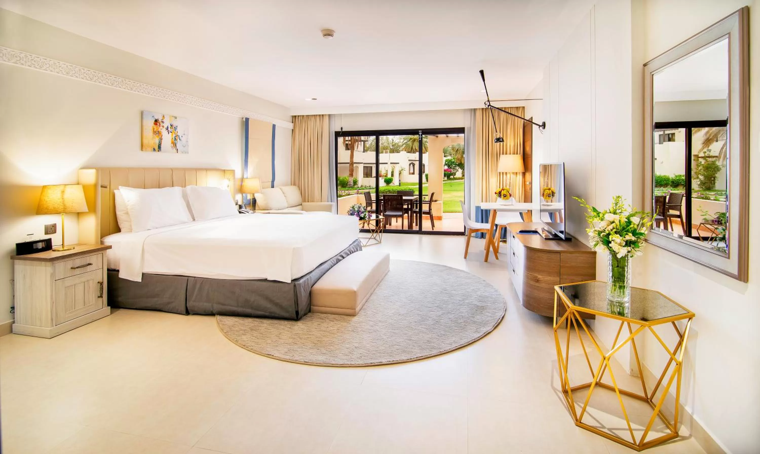 Photo of the whole room, Bed in Radisson Blu Hotel & Resort, Al Ain