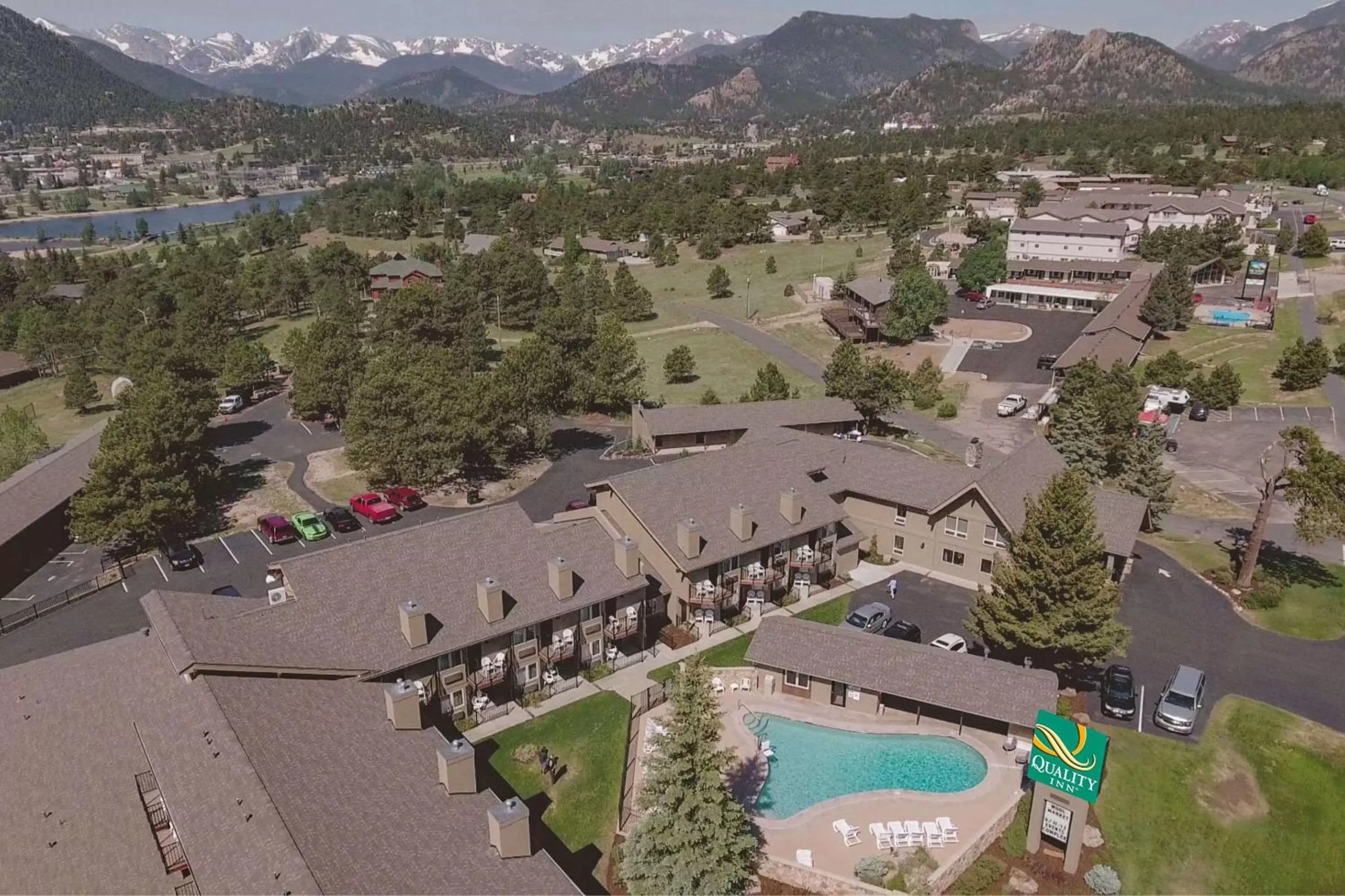 Property building in Quality Inn near Rocky Mountain National Park