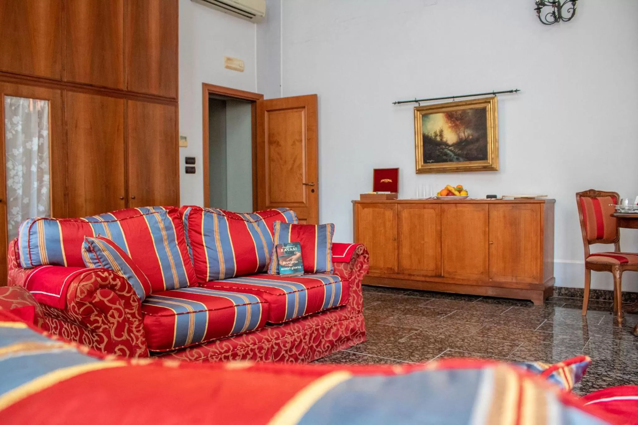 Decorative detail in Le Stanze Del Vicerè Boutique Hotel