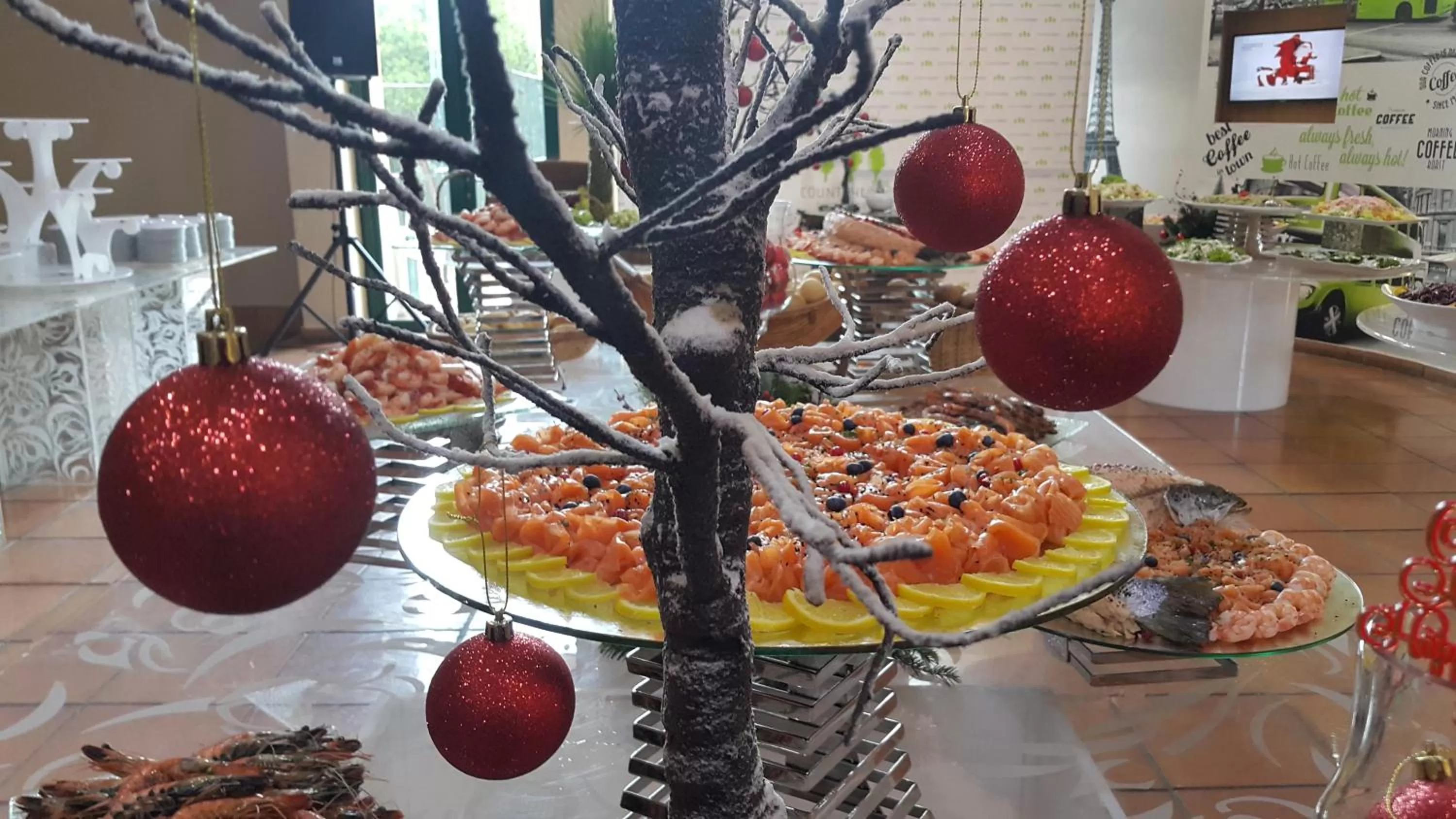 Restaurant/places to eat, Food in Country Lodge Hotel & Resort Beirut