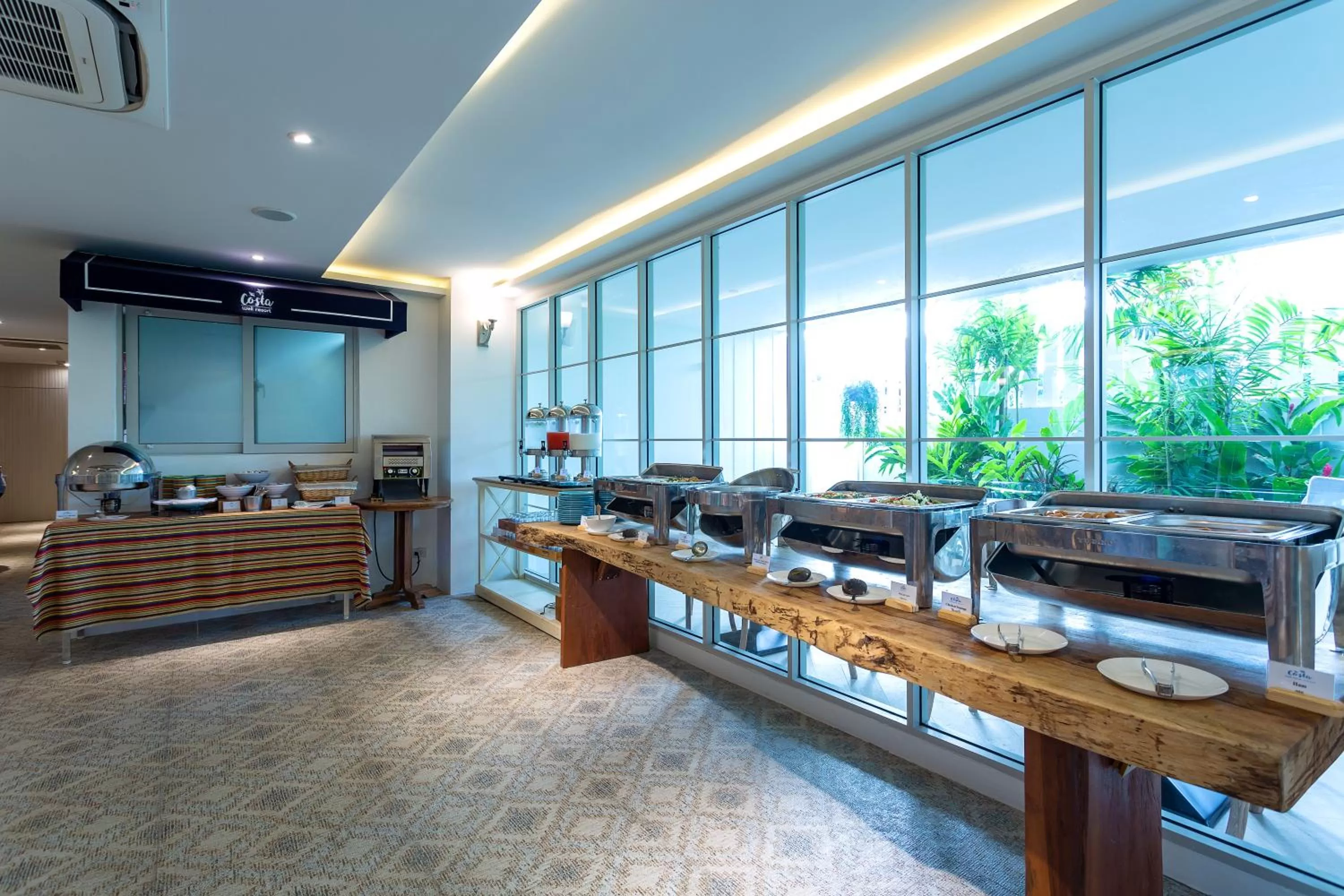 Restaurant/places to eat in Costa Village Bangsaray