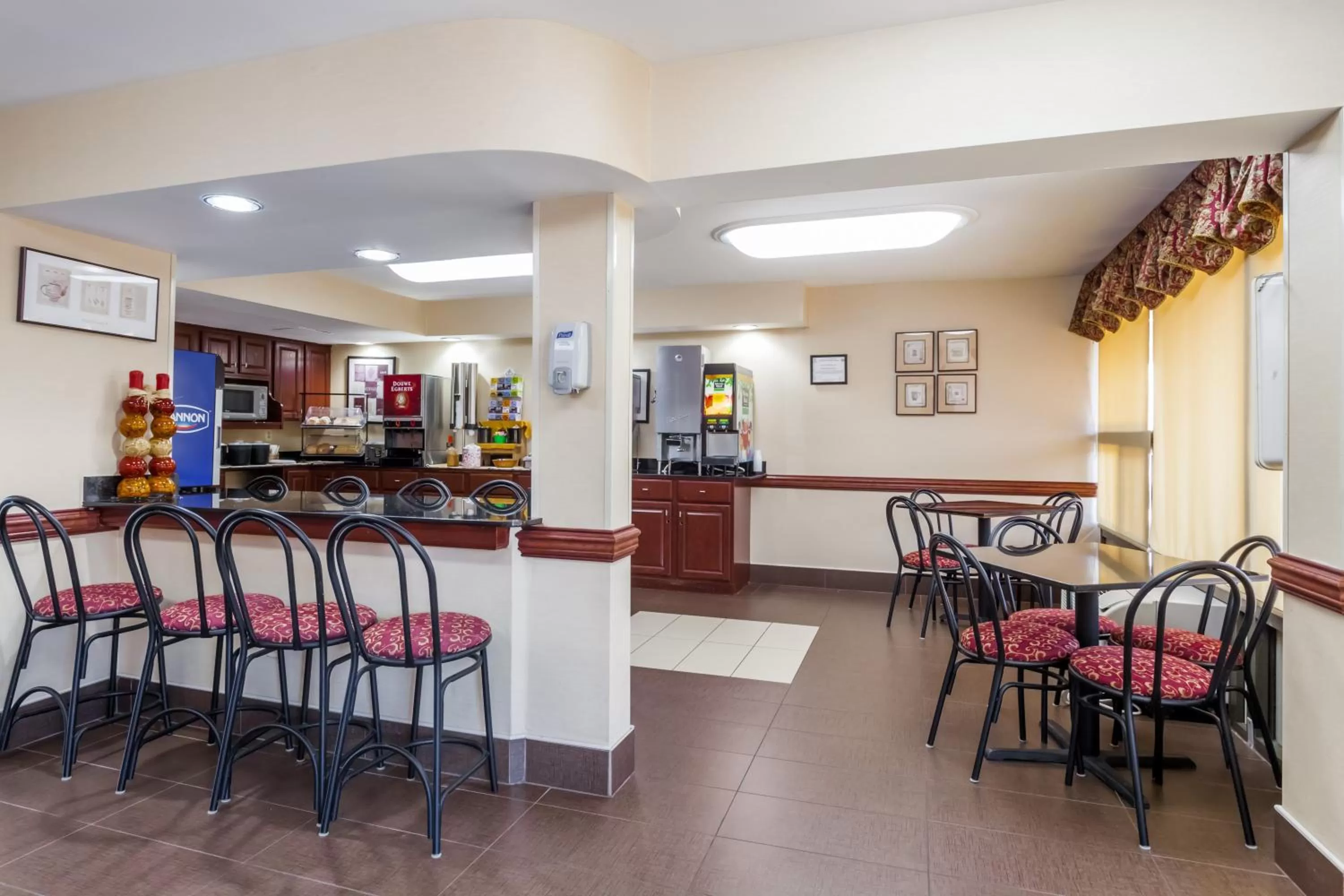 Continental breakfast in Ramada by Wyndham Edgewood Hotel & Conference Center