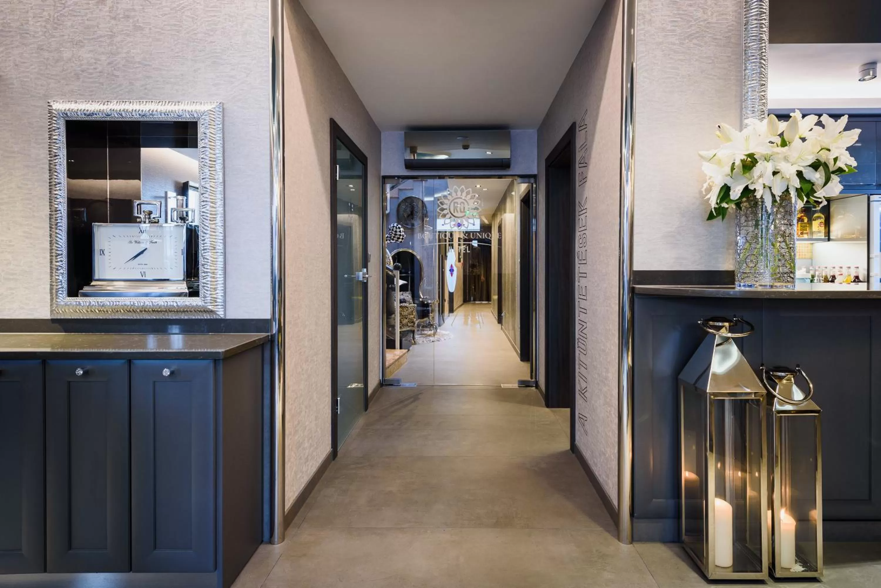 Lobby or reception in RQ Boutique & Unique Hotel