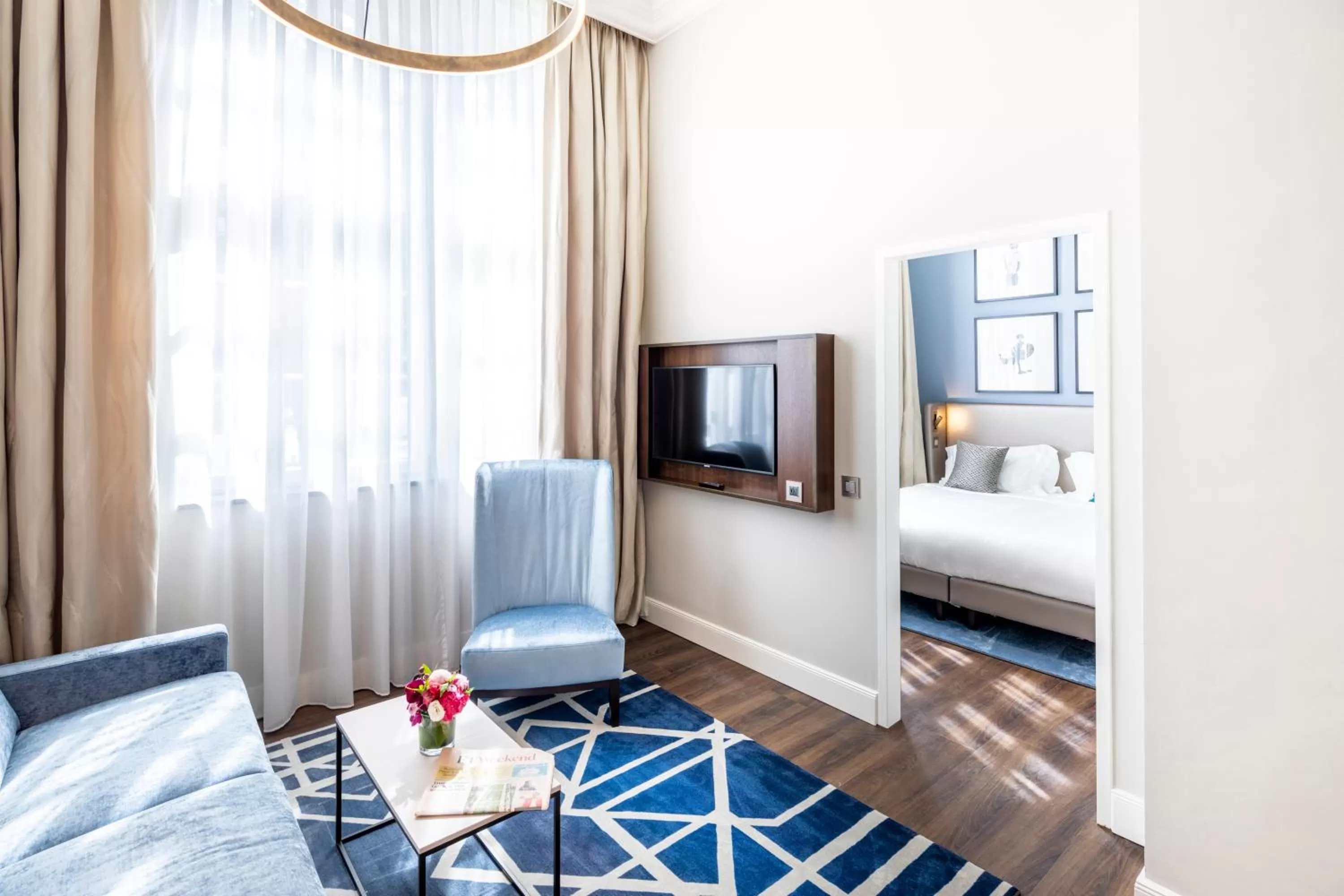 TV and multimedia, Bed in Fraser Suites Hamburg