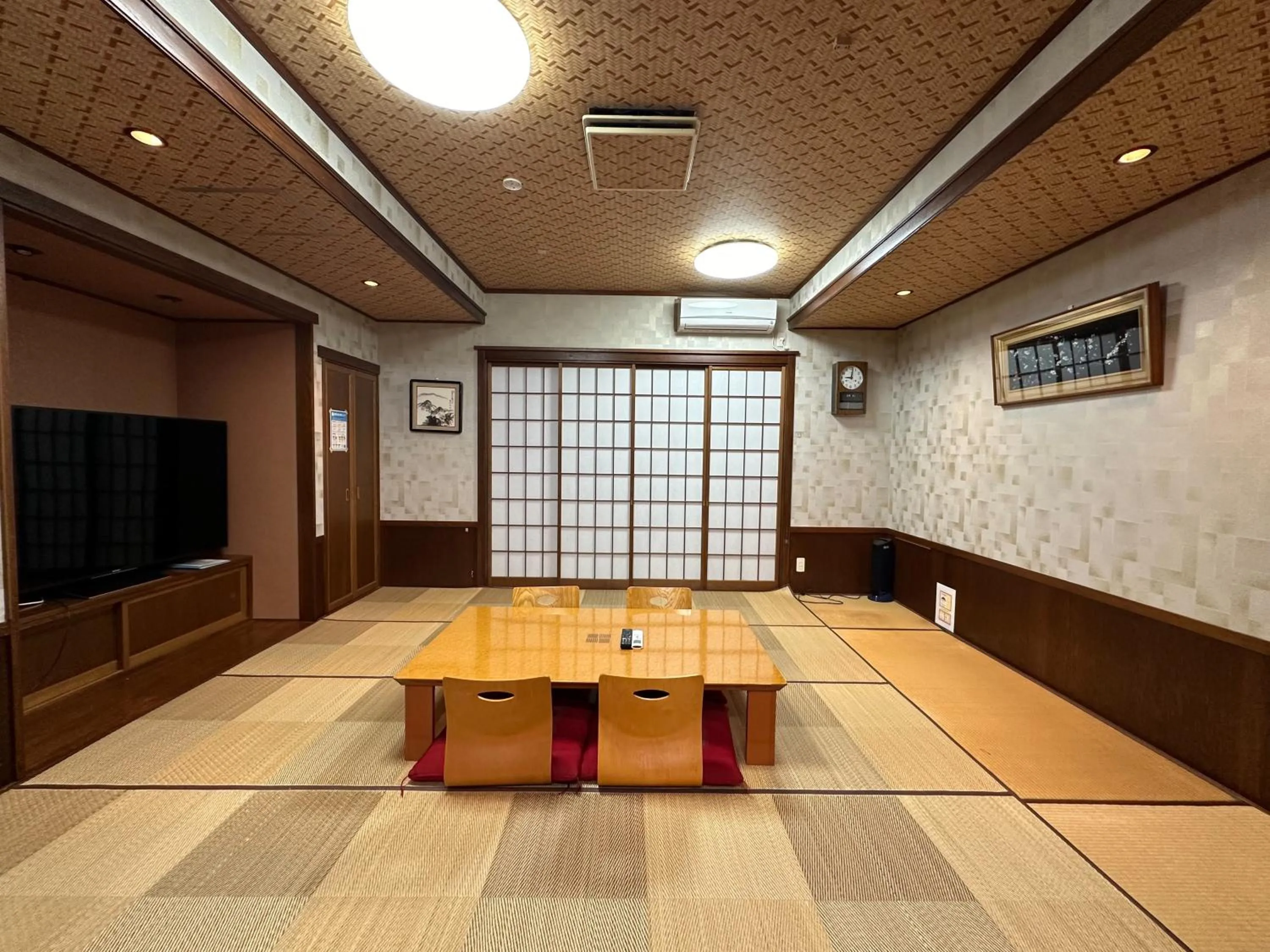 Minato Oasis Numazu / 沼津観光の中心、伊豆観光の拠点に好立地！沼津港に位置し交通・飲食・コンビニ等至便です！